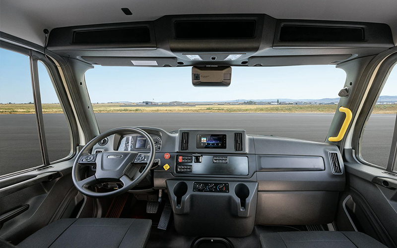 Freightliner M2 106 5i8a2676_black-pro-ret_cmyk_retouched Freightliner M2 106 5i8a2676_black-pro-ret_cmyk_retouched