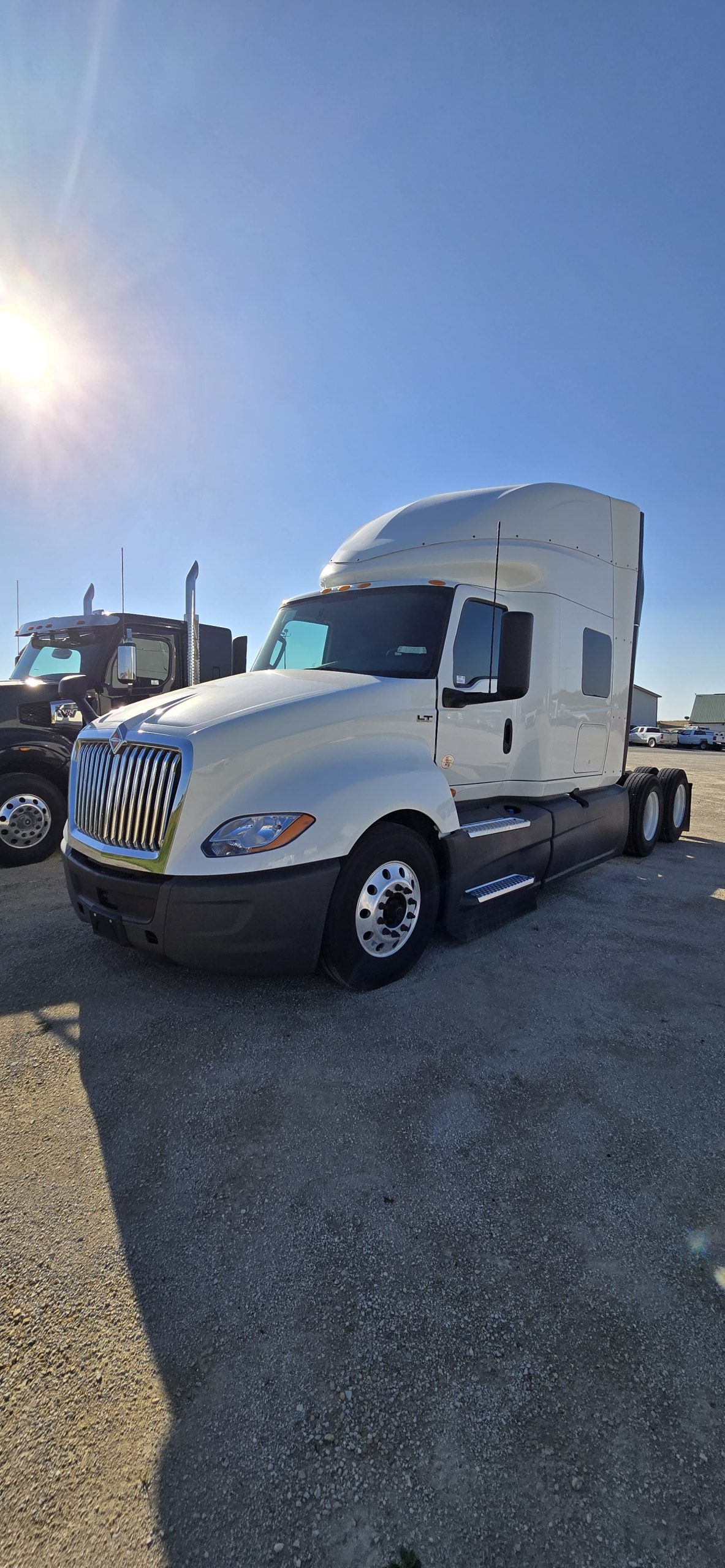 2022 International LT625 2022 International LT625 - image 1 of 6