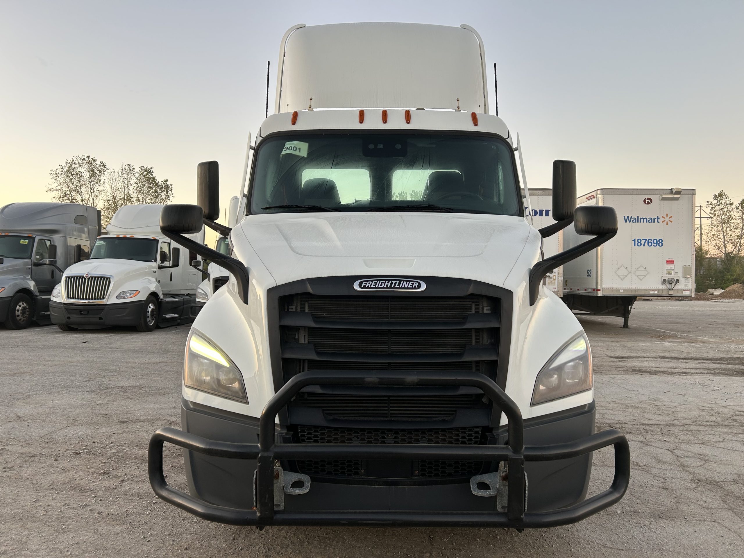 2021 Freightliner PE116 2021 Freightliner PE116 - image 5 of 6