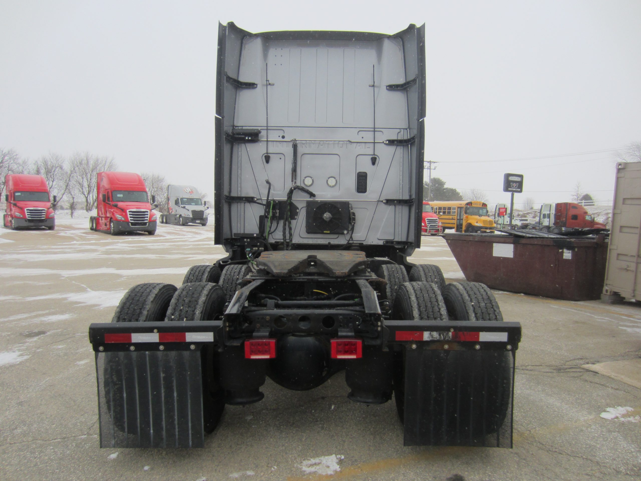 2022 International LT625 2022 International LT625 - image 4 of 6