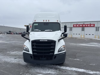 2023 Freightliner PT126SLP 2023 Freightliner PT126SLP - image 2 of 6