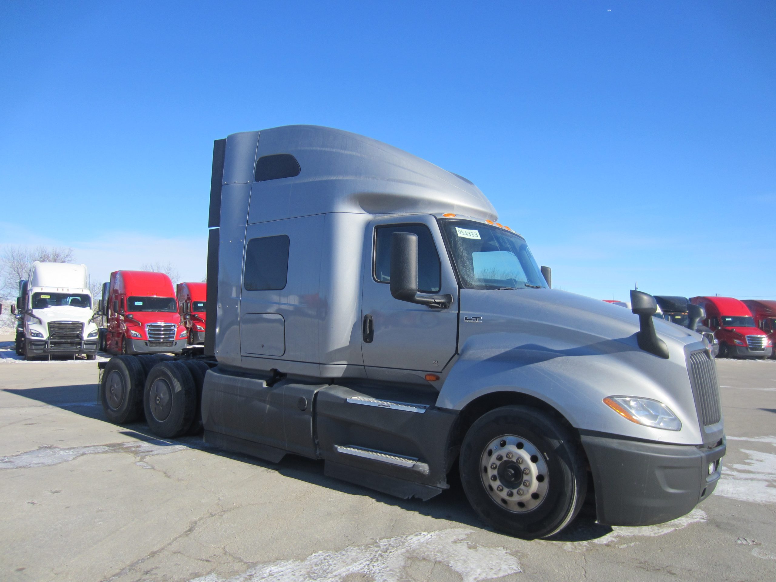 2022 International LT625 2022 International LT625 - image 3 of 6