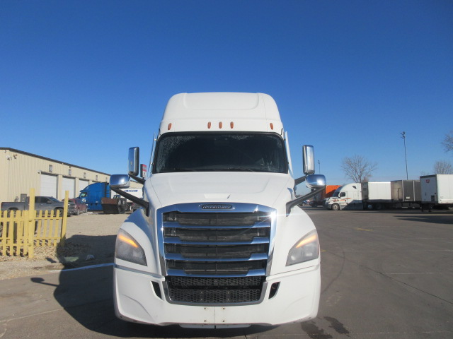 2023 Freightliner PT126SLP 2023 Freightliner PT126SLP - image 2 of 6