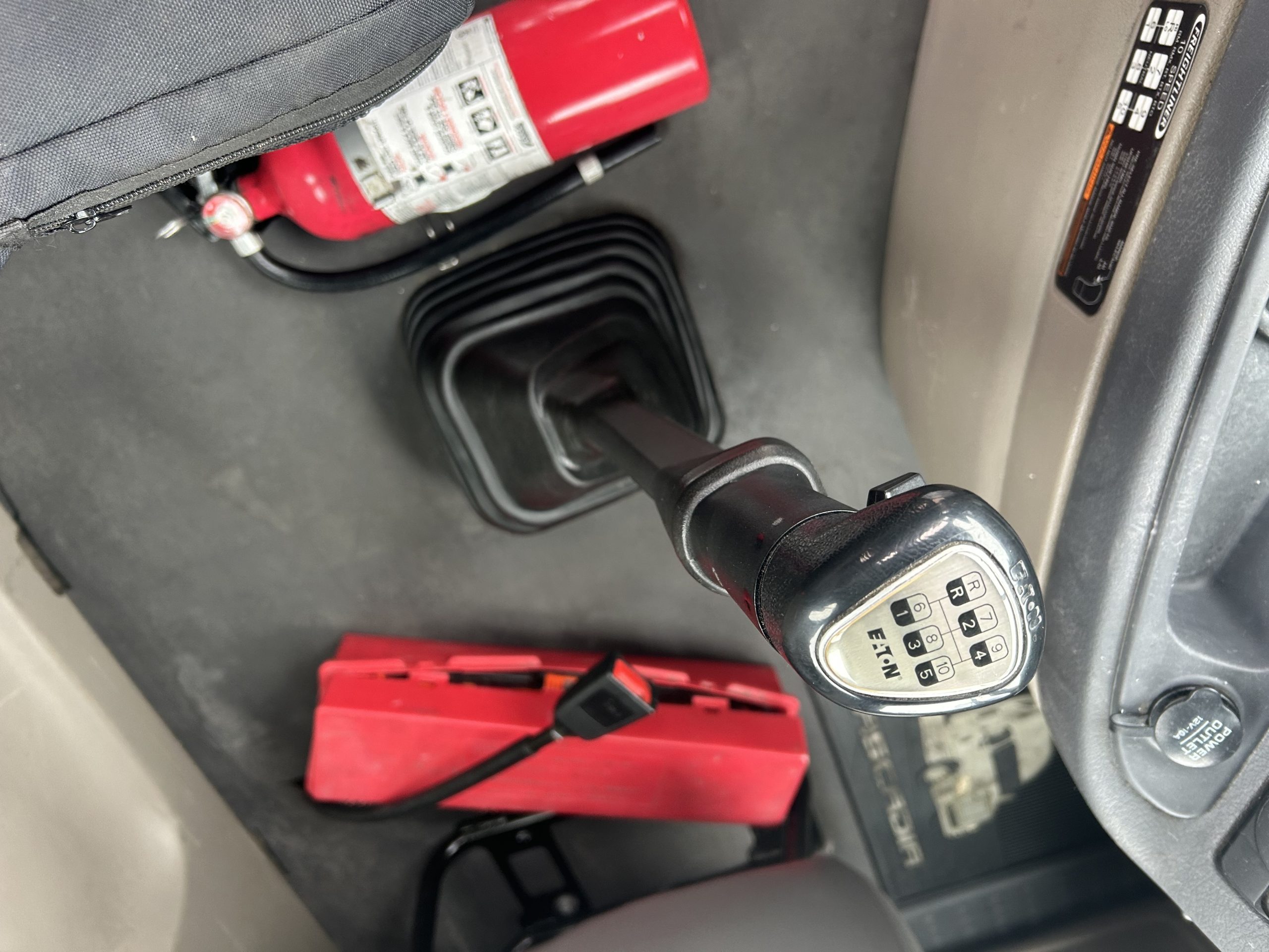 2019 Freightliner CA125 2019 Freightliner CA125 - image 5 of 6