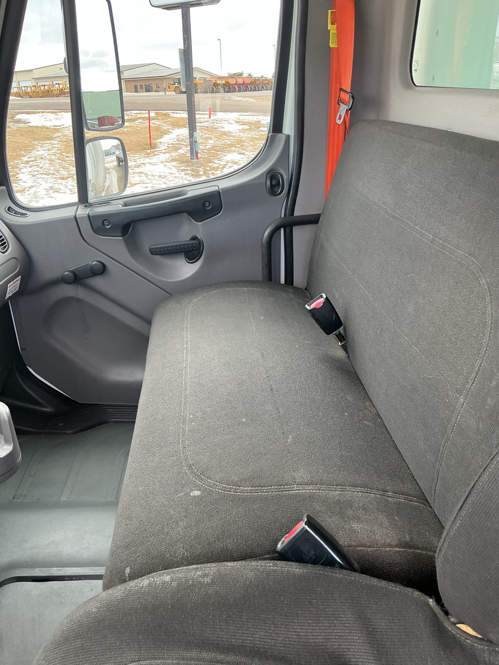 2011 Freightliner M2 106 2011 Freightliner M2 106 - image 6 of 6