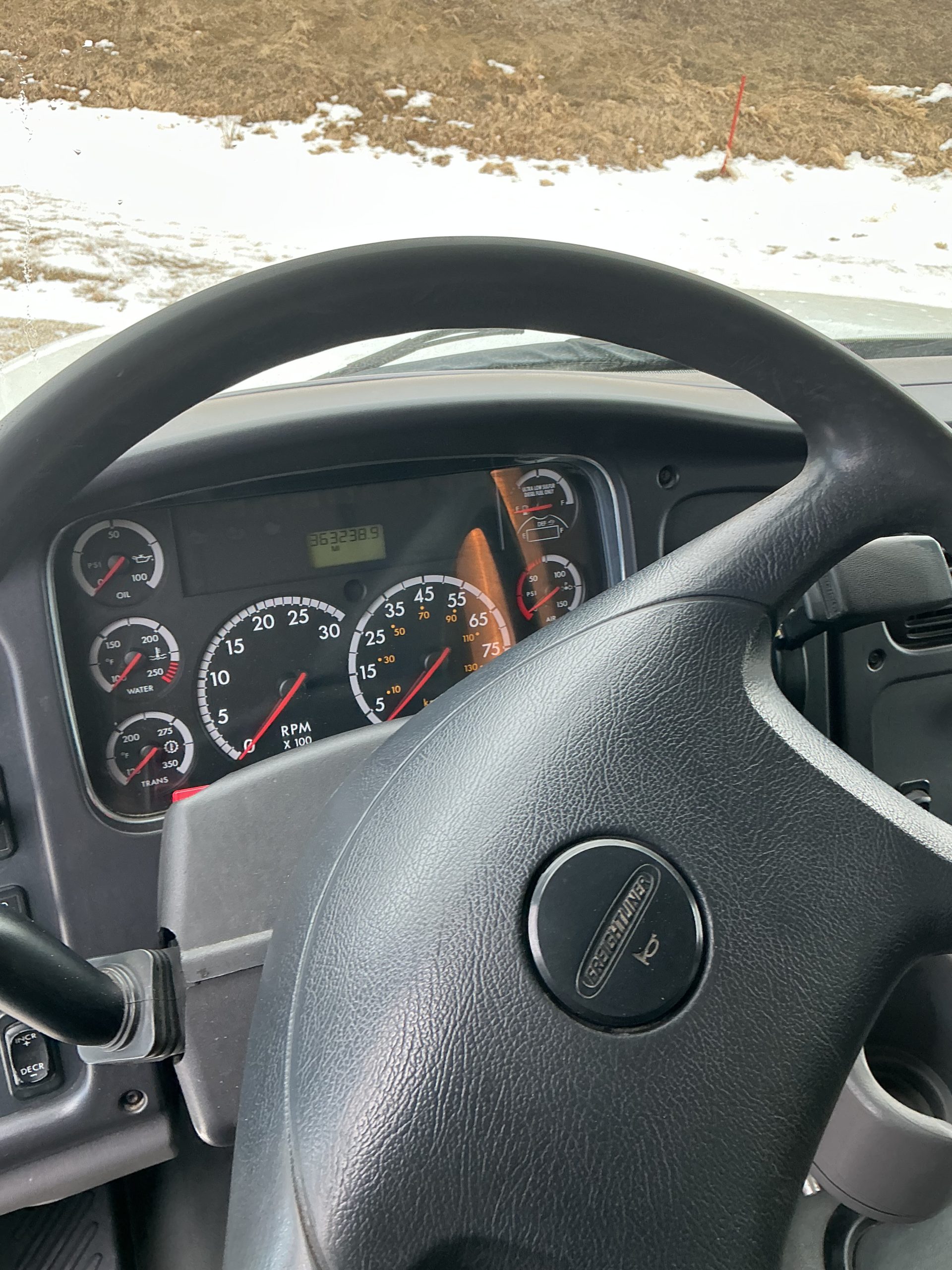 2011 Freightliner M2 106 2011 Freightliner M2 106 - image 4 of 6