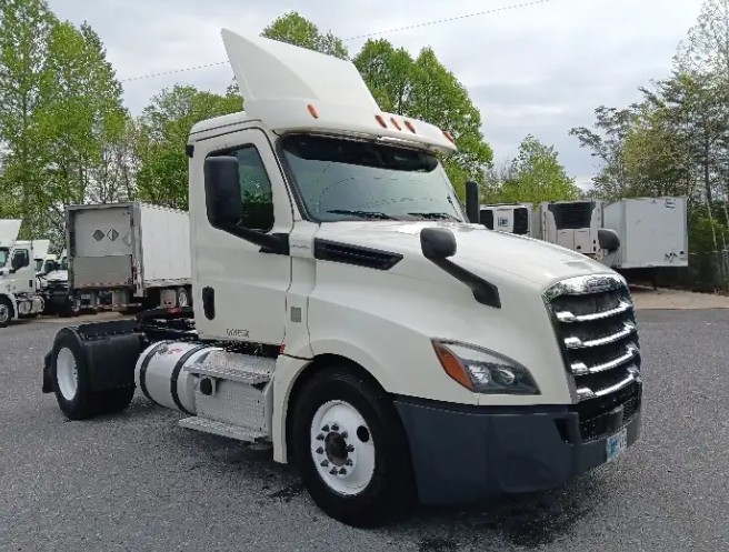 2018 Freightliner PT126DC 2018 Freightliner PT126DC - image 1 of 1