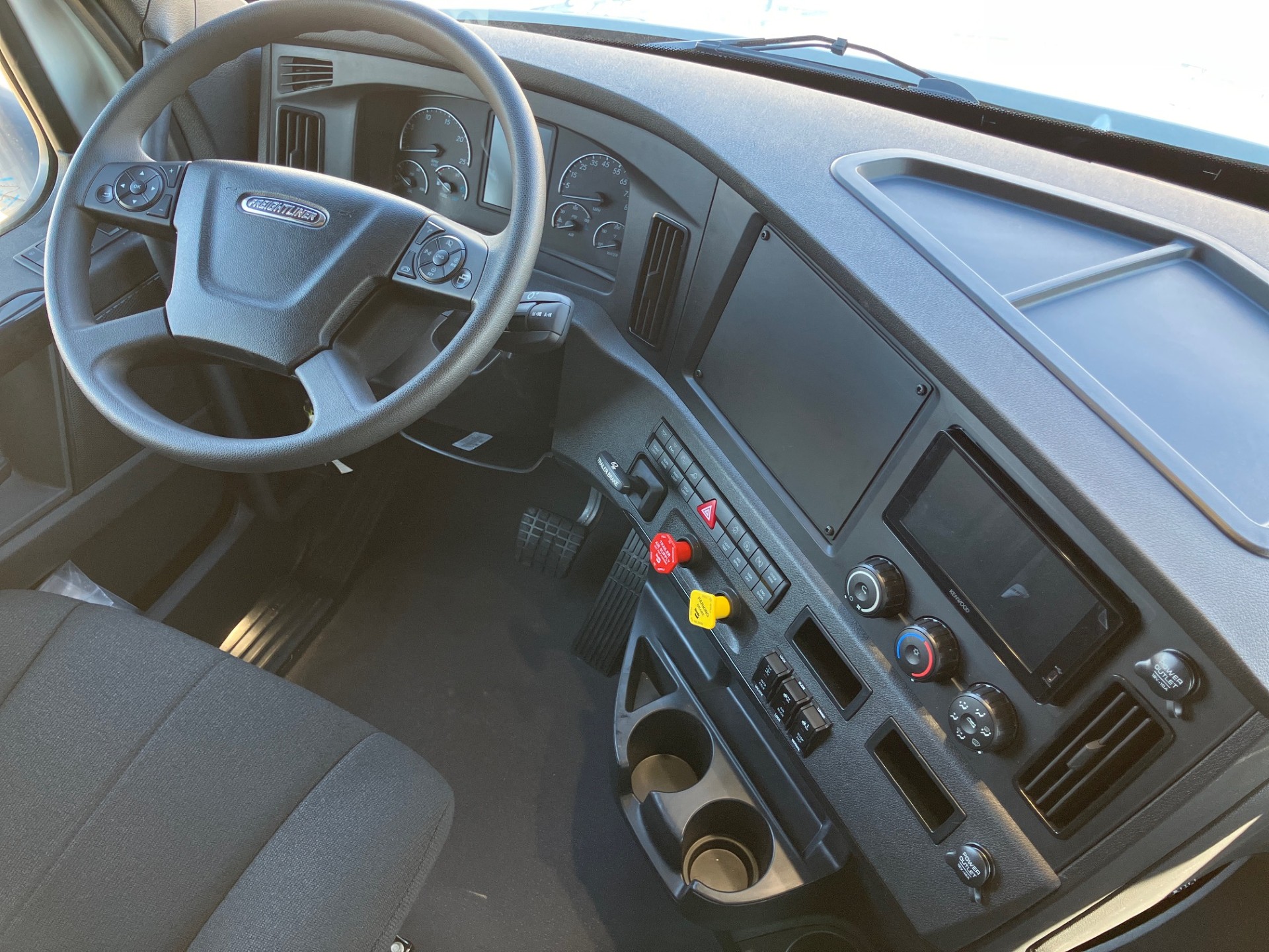 2027 Freightliner PT126SLP 2027 Freightliner PT126SLP - image 2 of 6