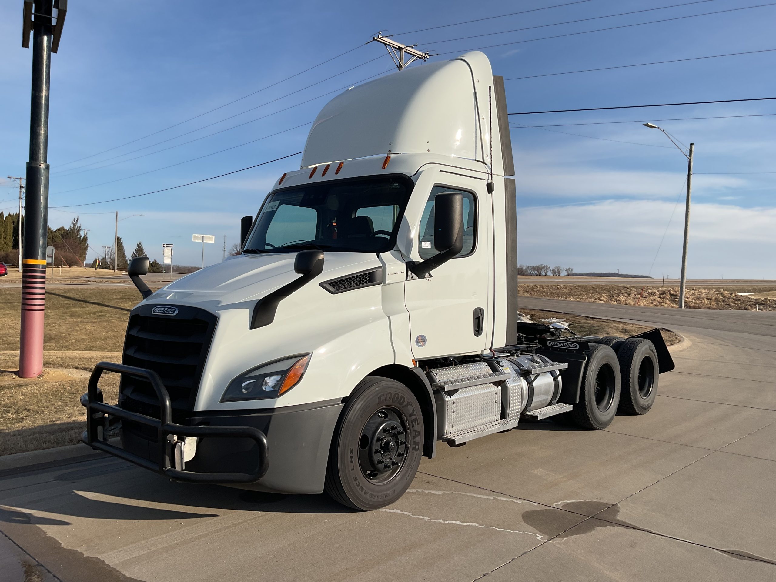2021 Freightliner PE116DC 2021 Freightliner PE116DC - image 1 of 2