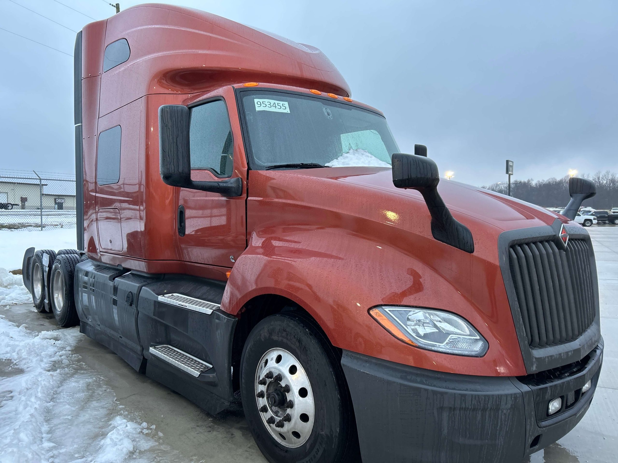 2022 International LT625 2022 International LT625 - image 2 of 6