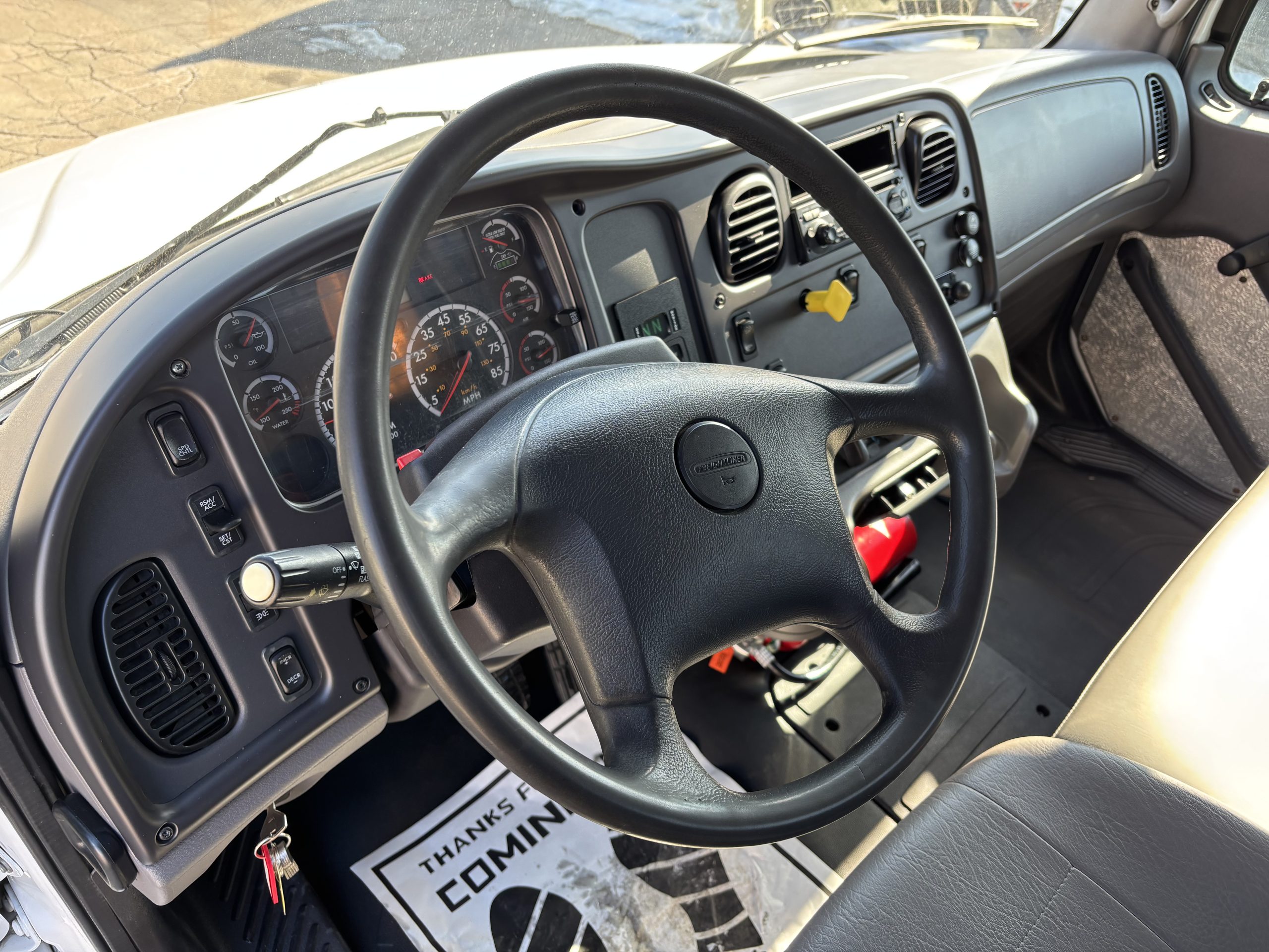 2015 Freightliner M280 2015 Freightliner M280 - image 4 of 6