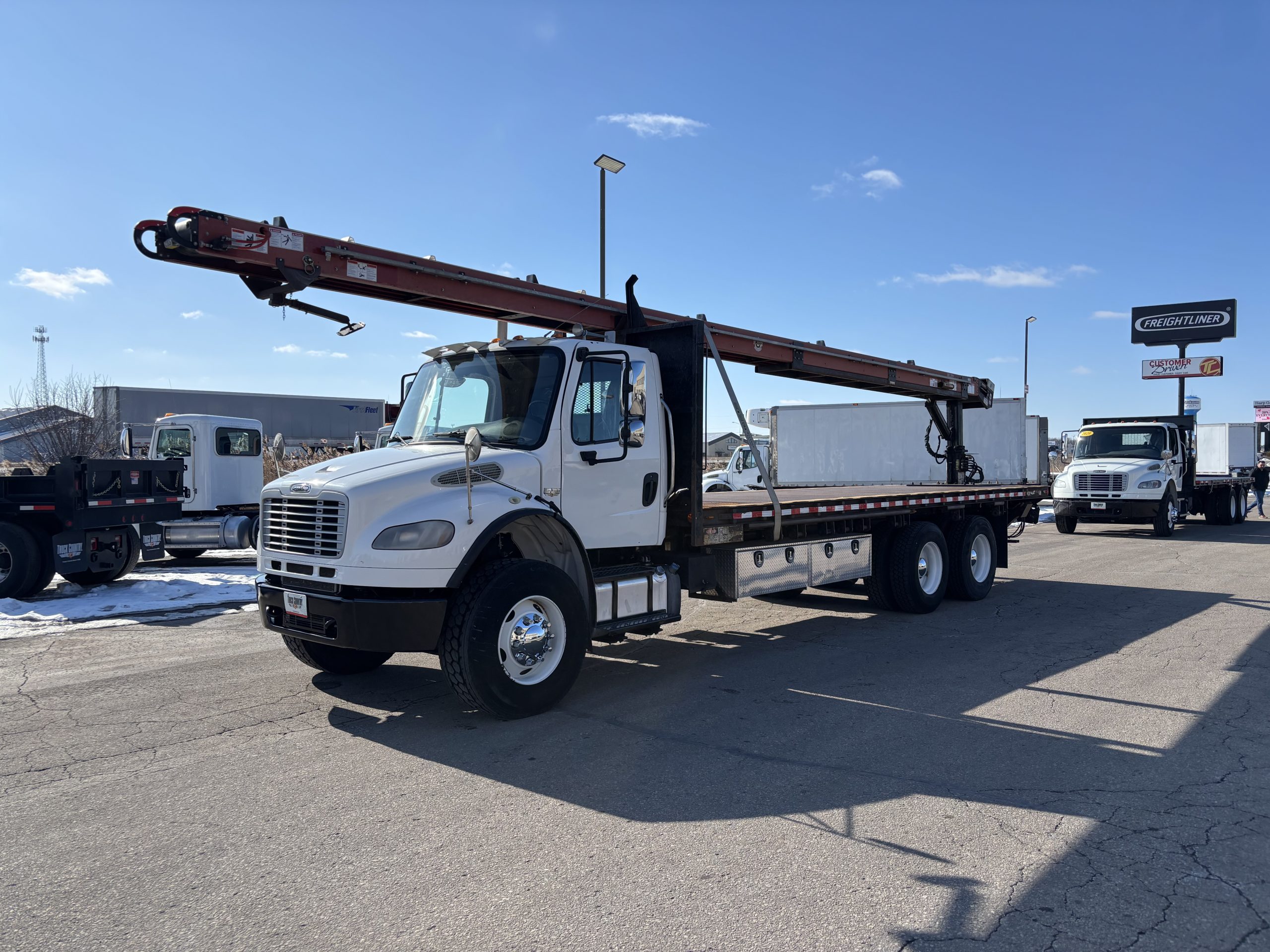 2015 Freightliner M280 2015 Freightliner M280 - image 1 of 6