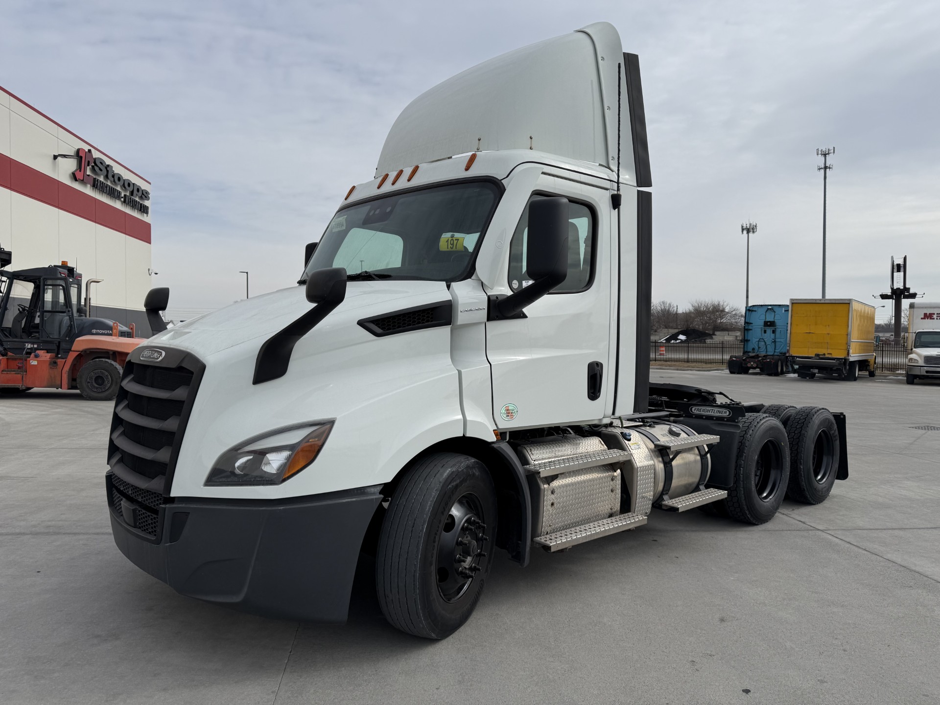 2021 Freightliner PE116DC 2021 Freightliner PE116DC - image 1 of 5