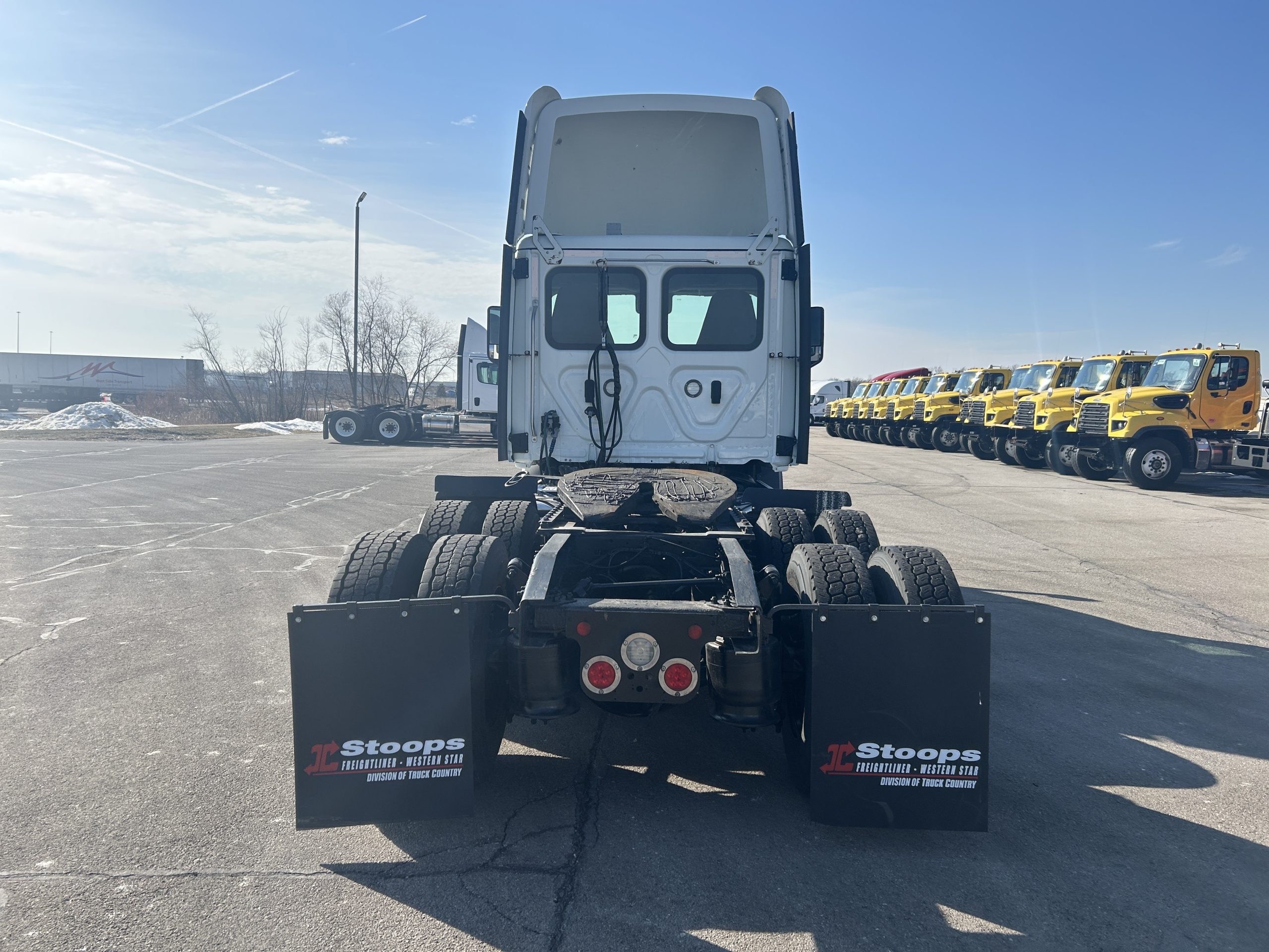 2021 Freightliner PE116DC 2021 Freightliner PE116DC - image 3 of 5