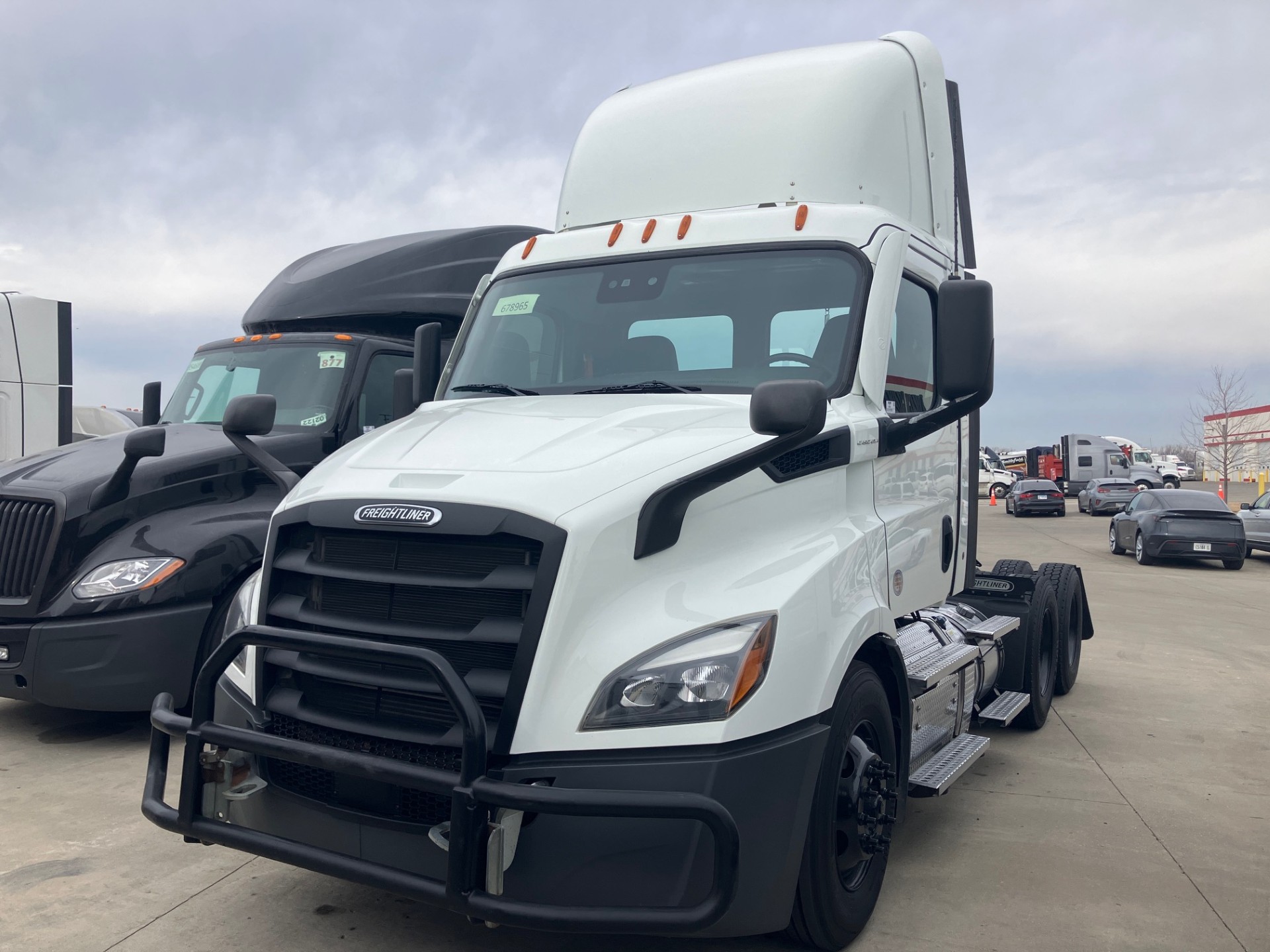 2021 Freightliner PE116DC 2021 Freightliner PE116DC - image 2 of 6