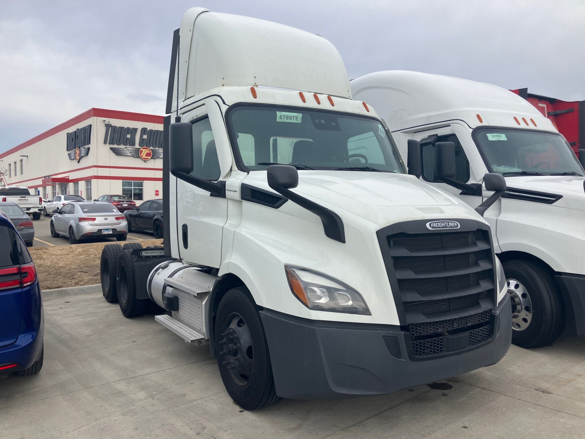 2021 Freightliner PE116 2021 Freightliner PE116 - image 2 of 5