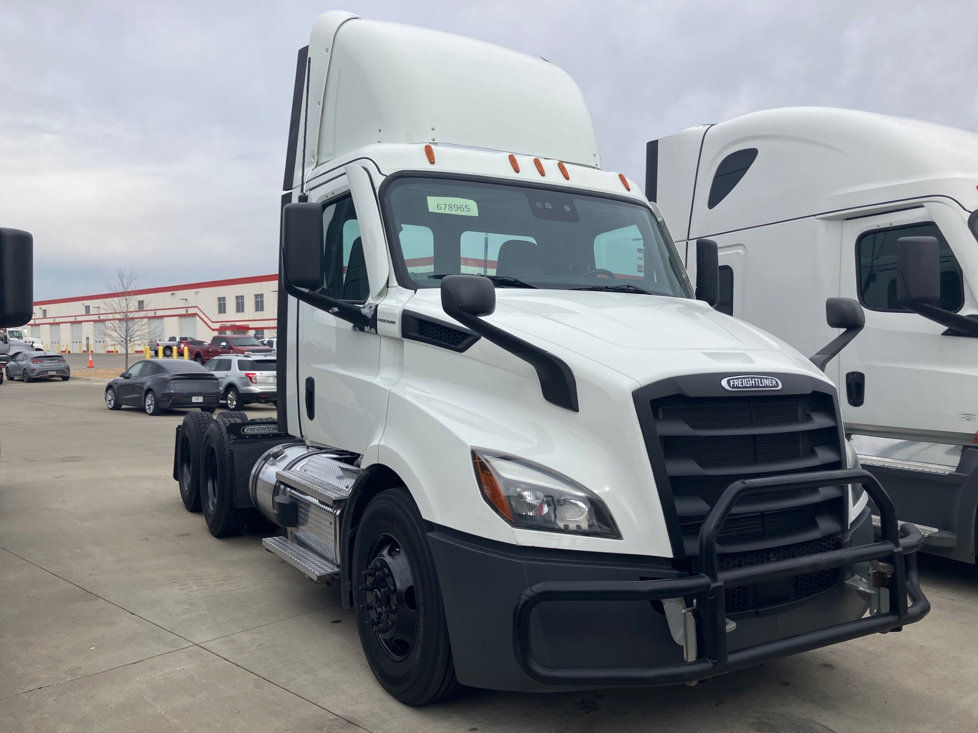 2021 Freightliner PE116DC 2021 Freightliner PE116DC - image 4 of 6