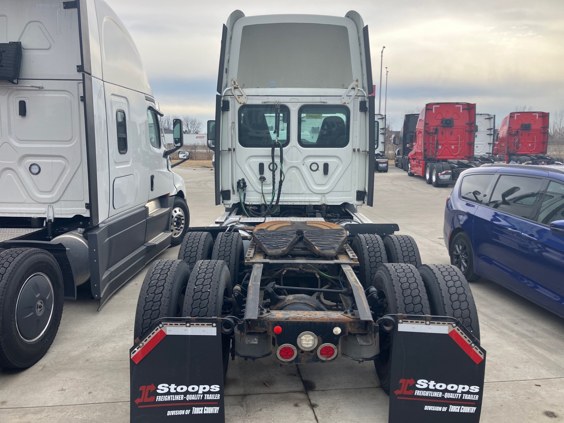 2021 Freightliner PE116 2021 Freightliner PE116 - image 3 of 5