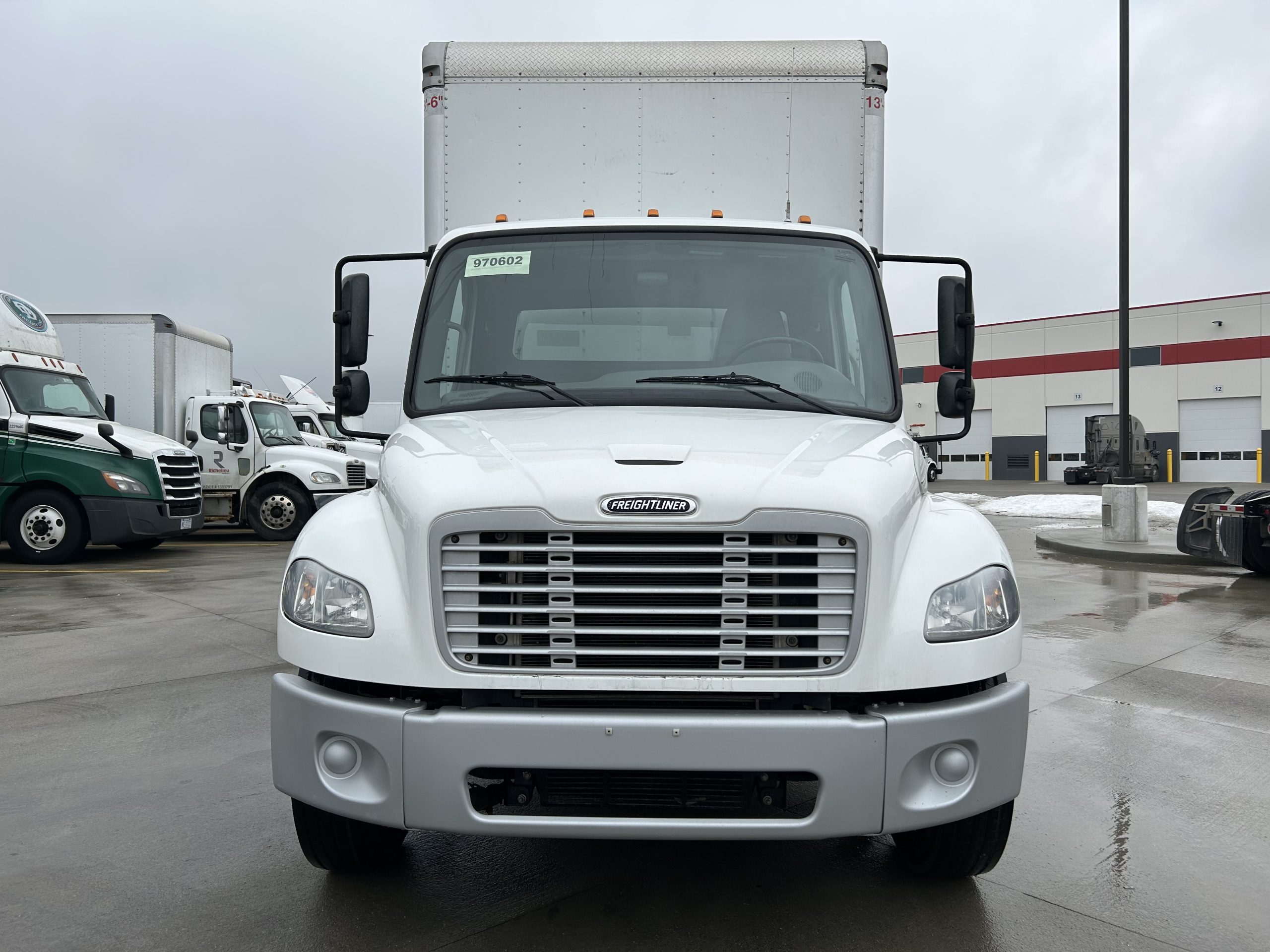 2021 Freightliner M2 106 2021 Freightliner M2 106 - image 2 of 6