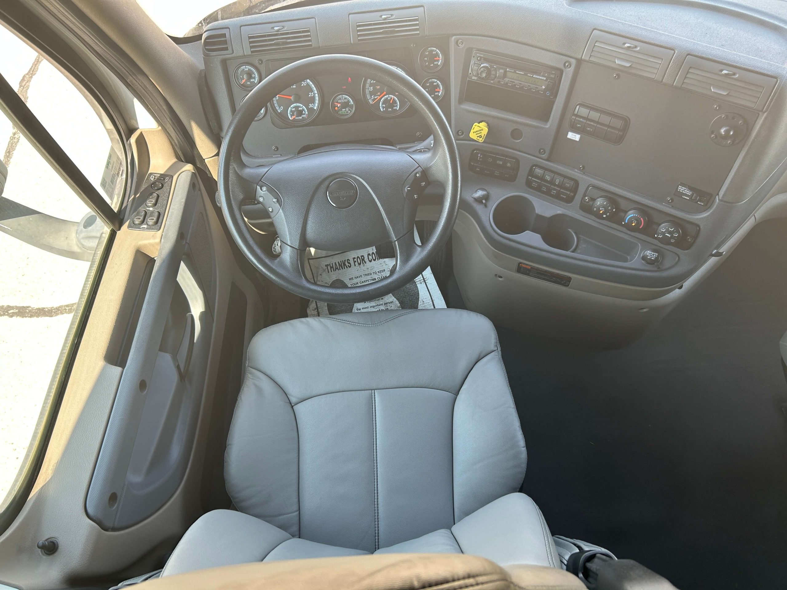 2016 Freightliner CA113 2016 Freightliner CA113 - image 6 of 6