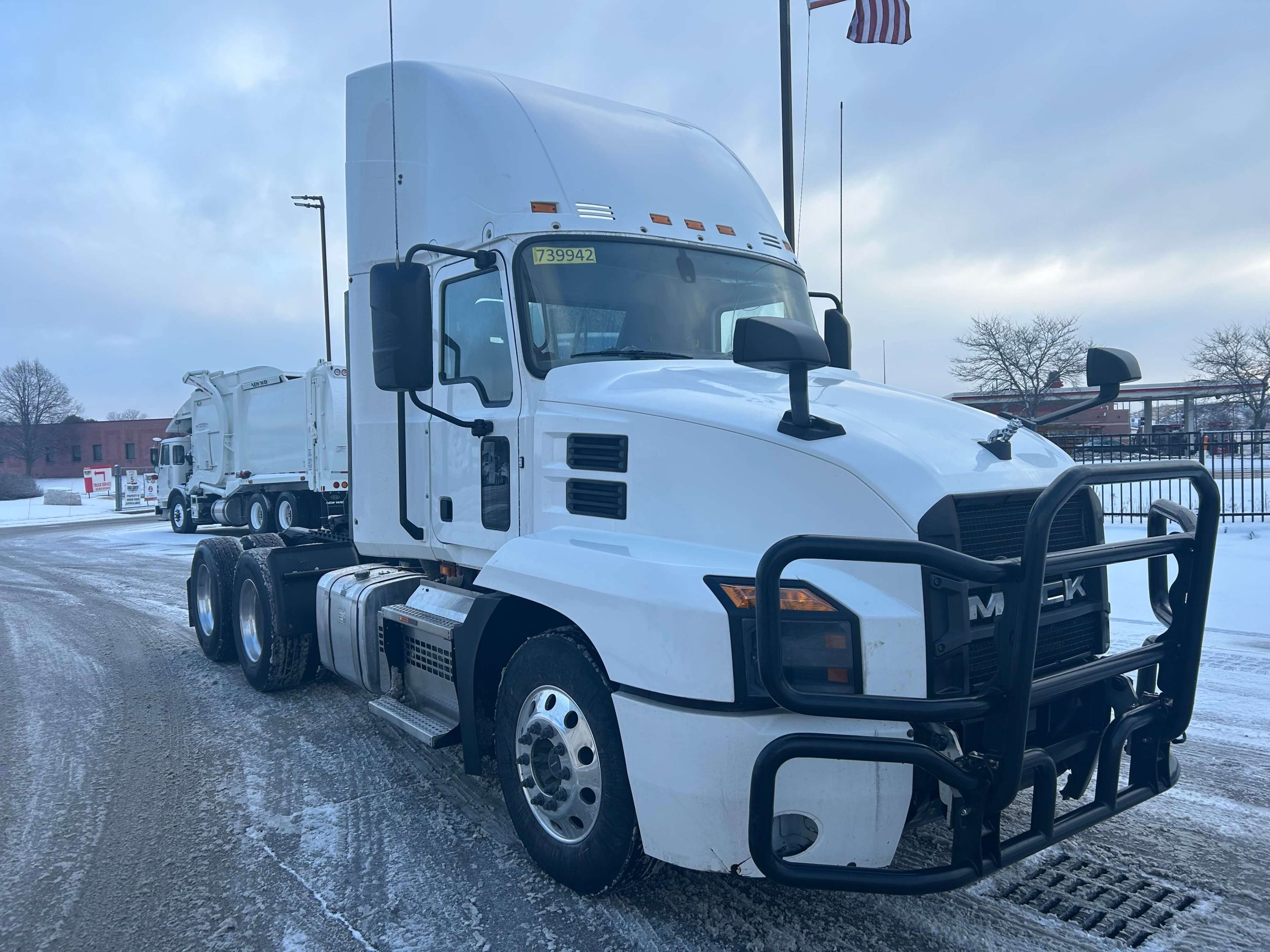 2019 MACK GRANITE MHD 2019 MACK GRANITE MHD - image 3 of 6