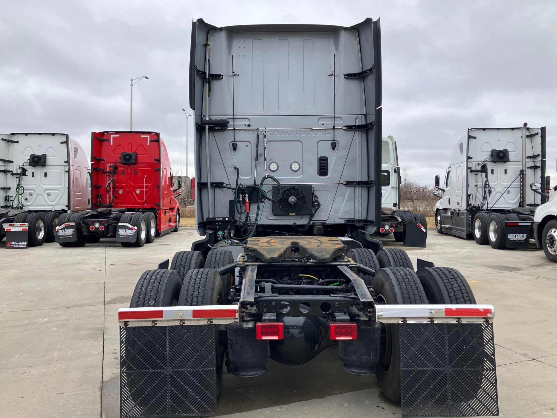 2022 International LT625 2022 International LT625 - image 1 of 6