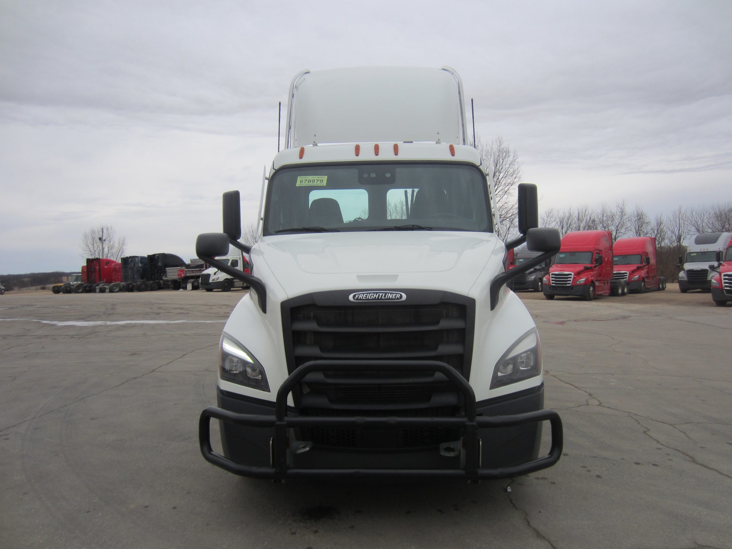 2021 Freightliner PE116DC 2021 Freightliner PE116DC - image 2 of 6