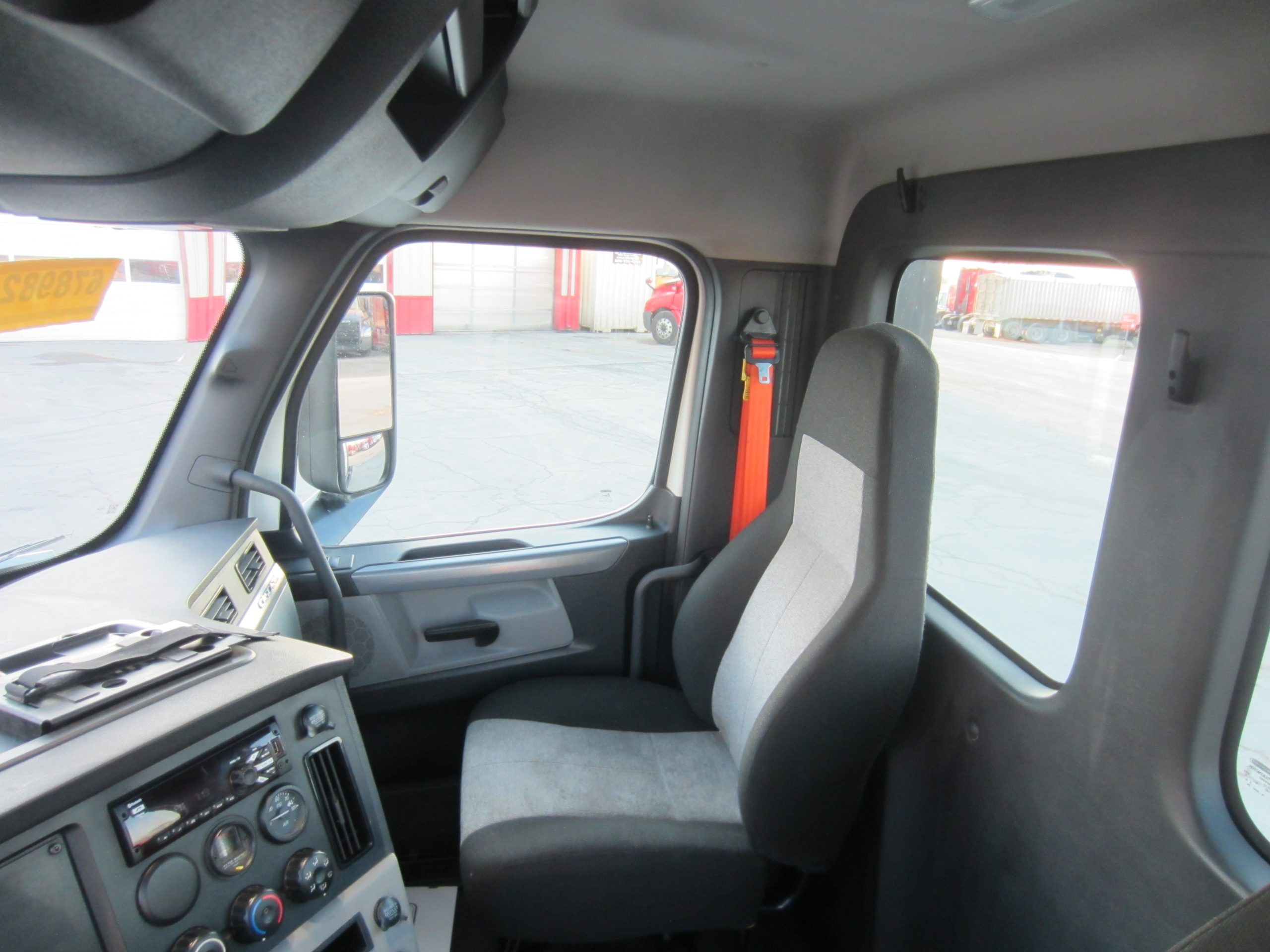 2021 Freightliner PE116DC 2021 Freightliner PE116DC - image 6 of 6