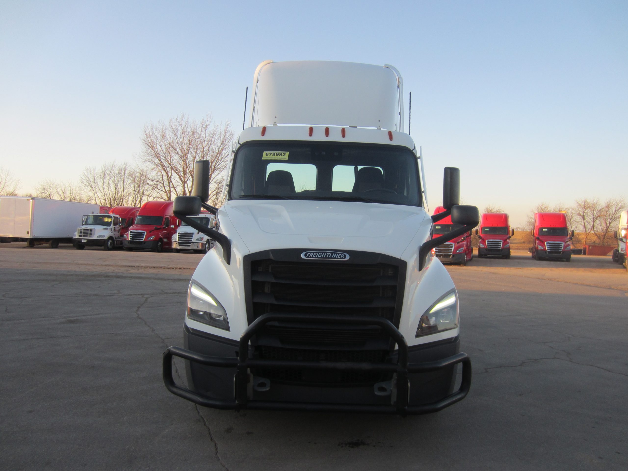 2021 Freightliner PE116DC 2021 Freightliner PE116DC - image 2 of 6