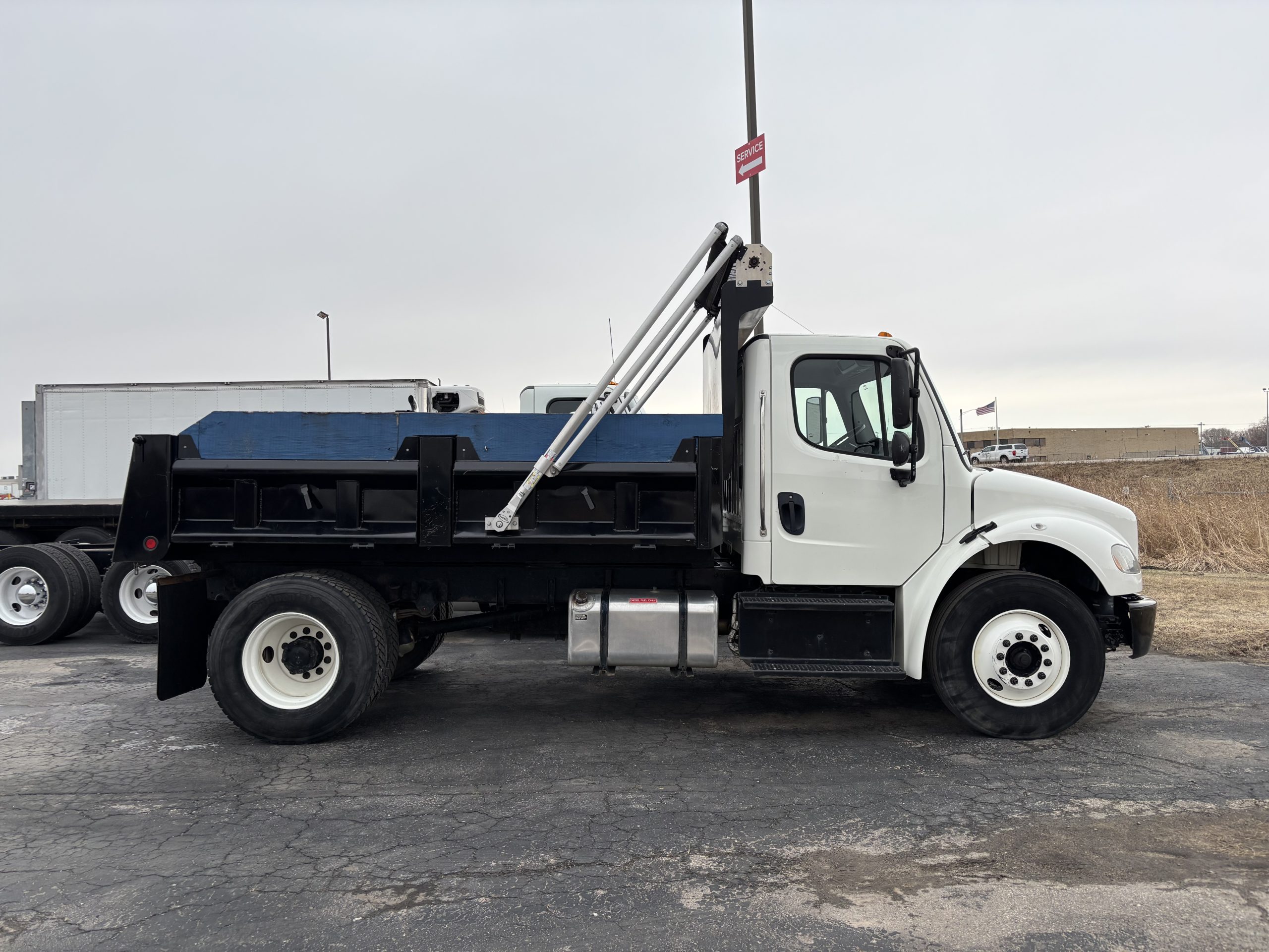 2015 Freightliner M2 106 2015 Freightliner M2 106 - image 6 of 6