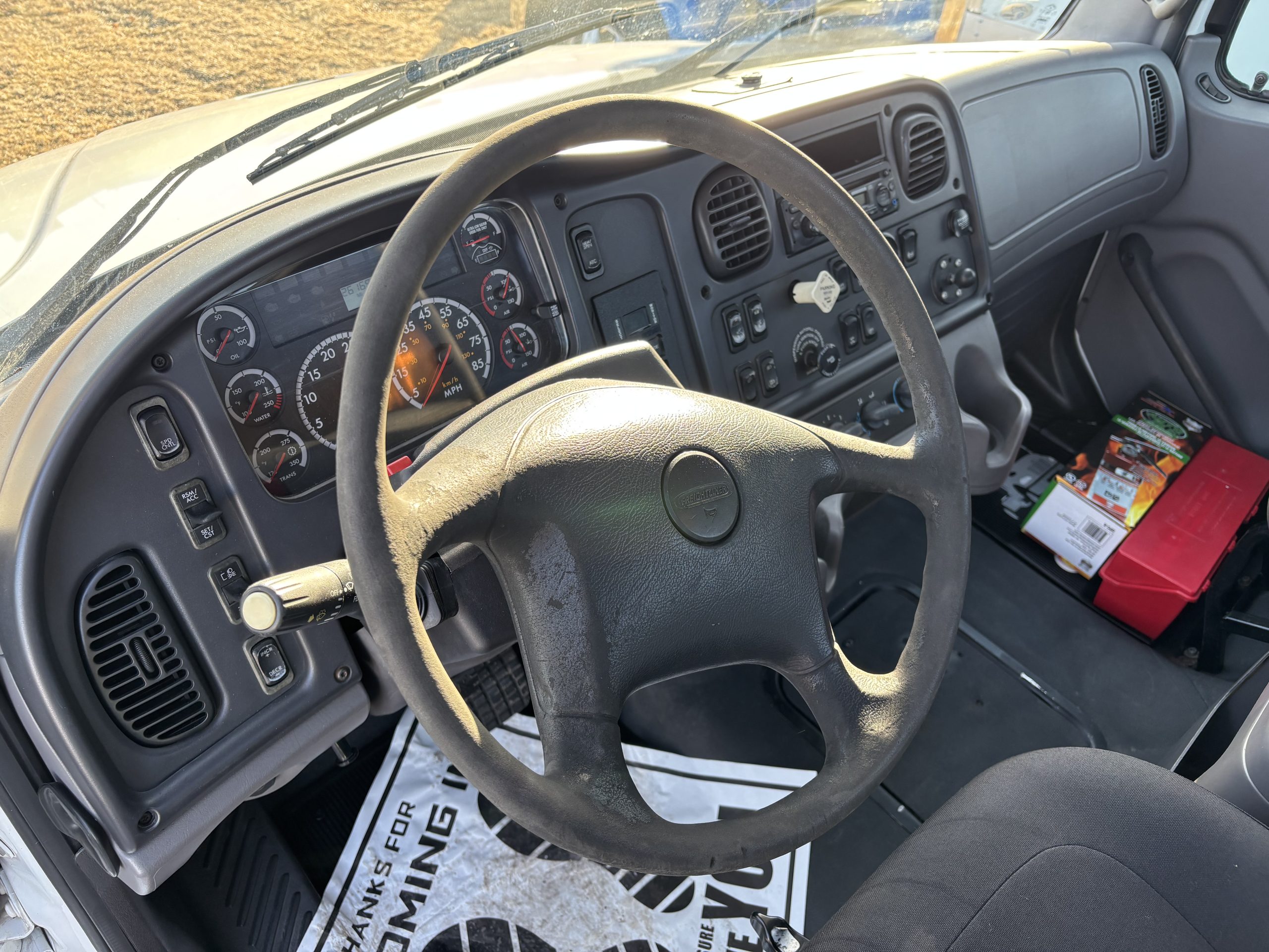 2011 Freightliner M280 2011 Freightliner M280 - image 4 of 5