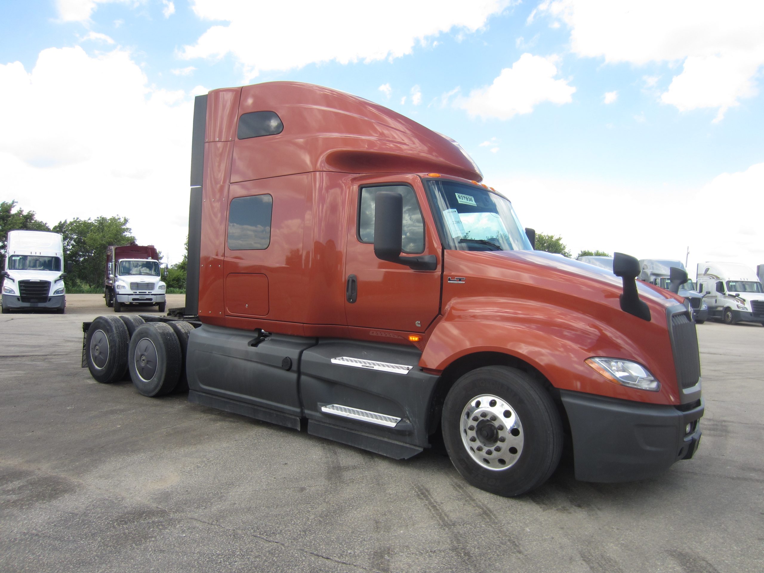 2022 International LT625 2022 International LT625 - image 3 of 6