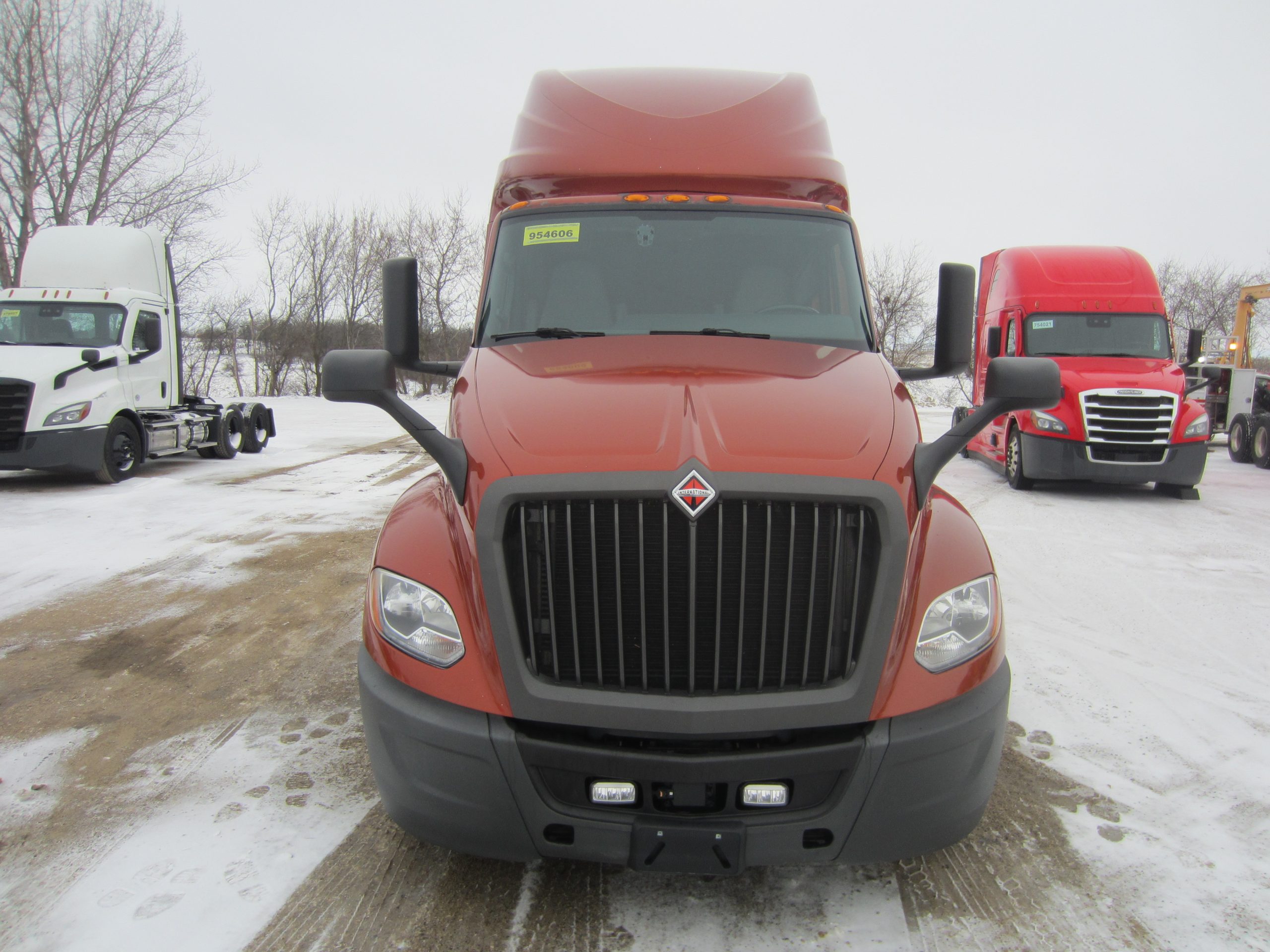 2022 International LT625 2022 International LT625 - image 2 of 6