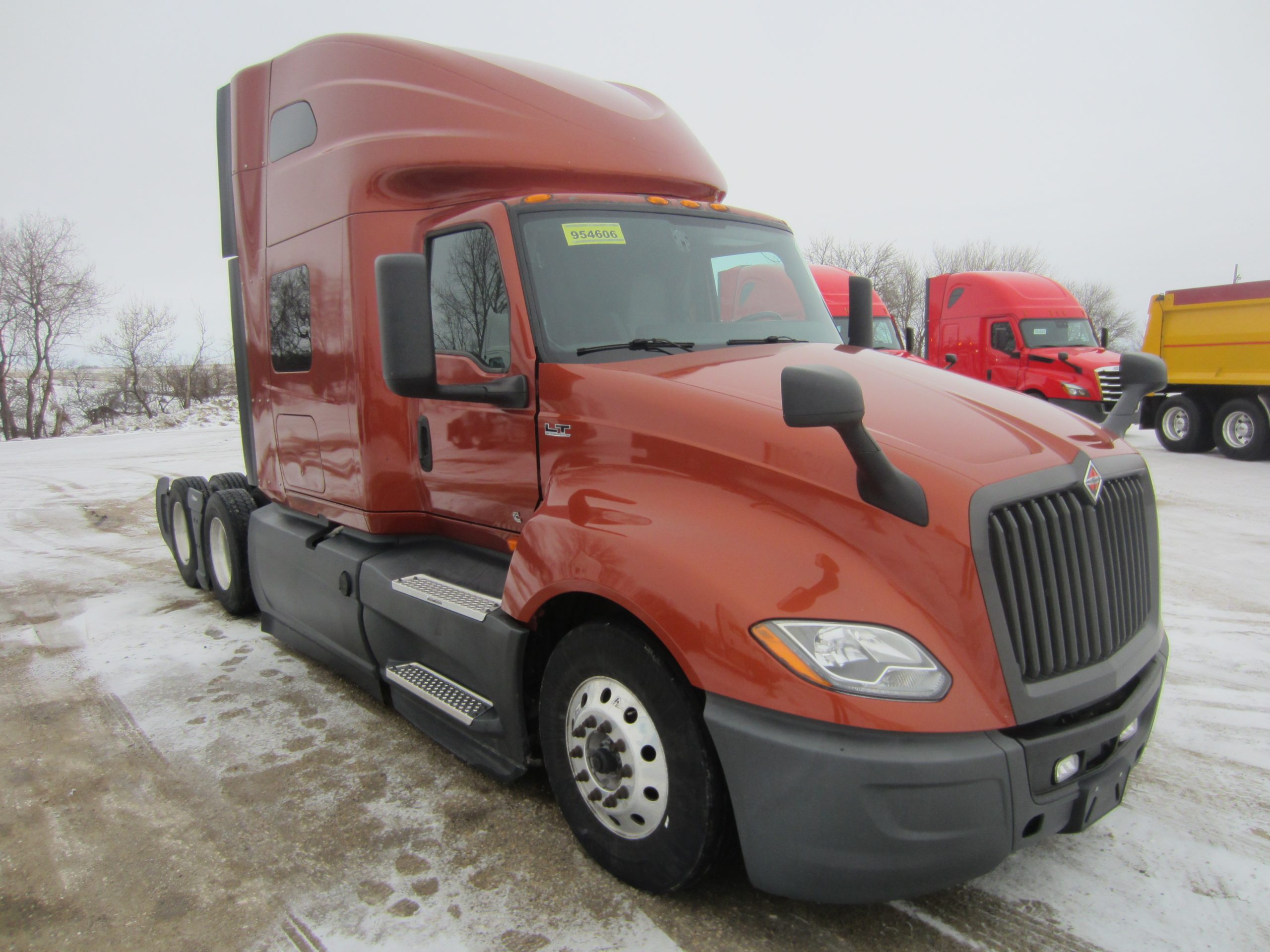 2022 International LT625 2022 International LT625 - image 3 of 6