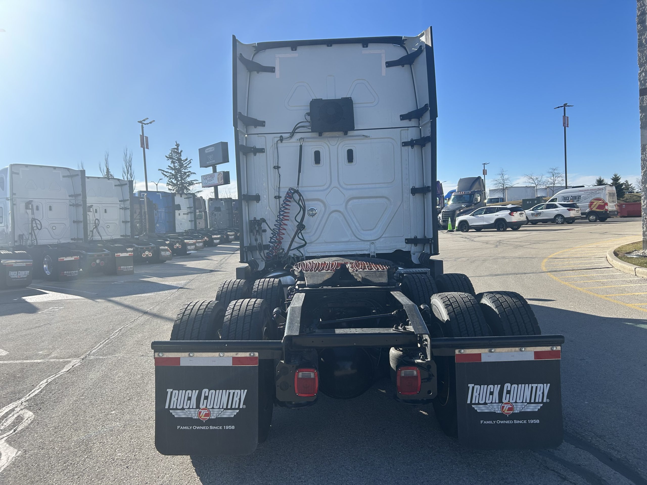 2023 Freightliner PT126 2023 Freightliner PT126 - image 4 of 6