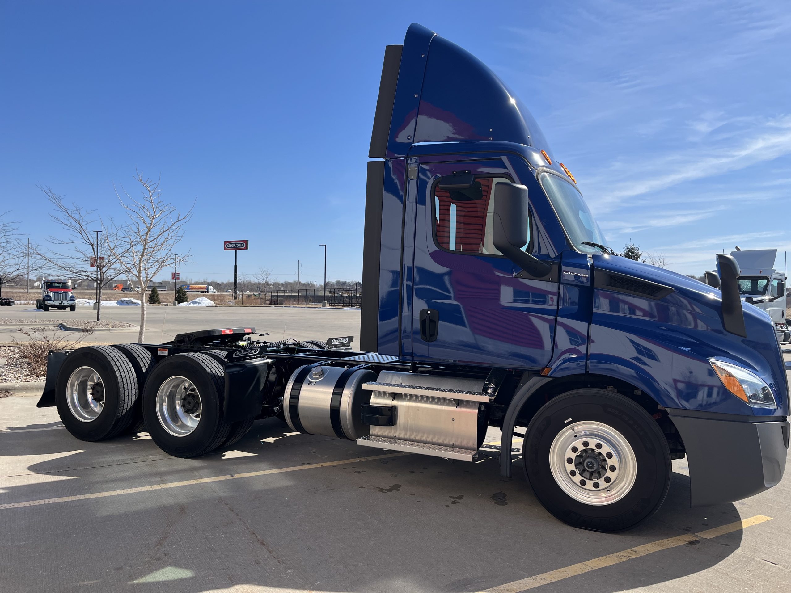 2025 Freightliner PE116DC 2025 Freightliner PE116DC - image 3 of 5