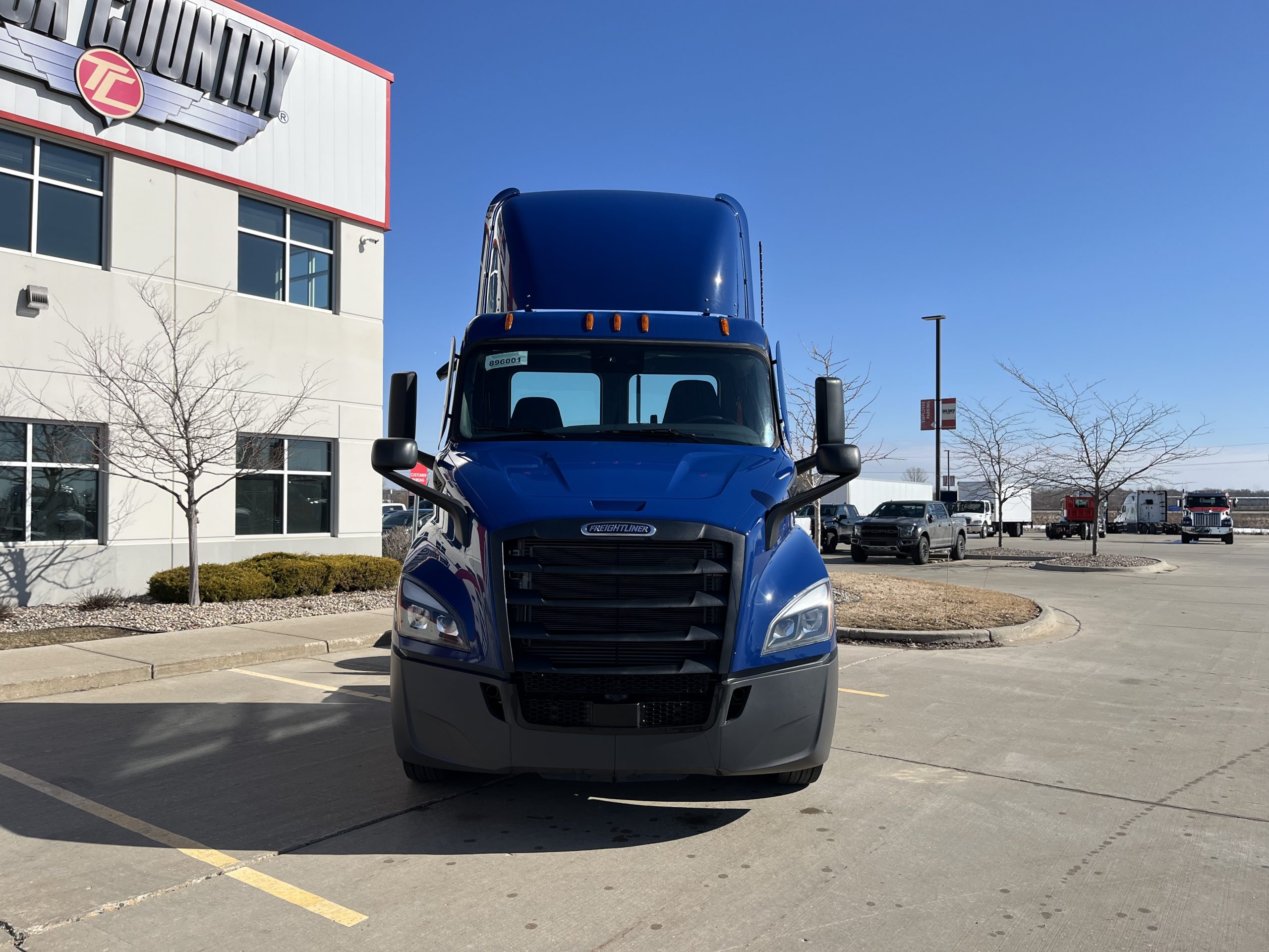 2025 Freightliner PE116DC 2025 Freightliner PE116DC - image 2 of 5