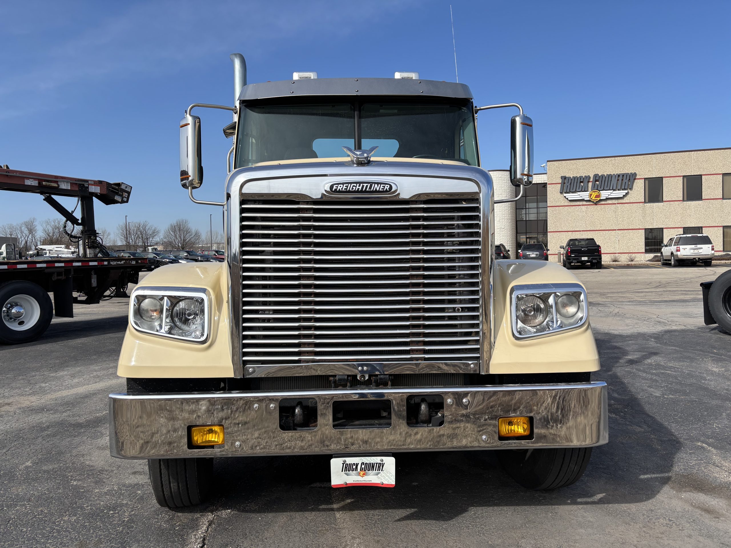 2020 Freightliner 122SD 2020 Freightliner 122SD - image 2 of 6