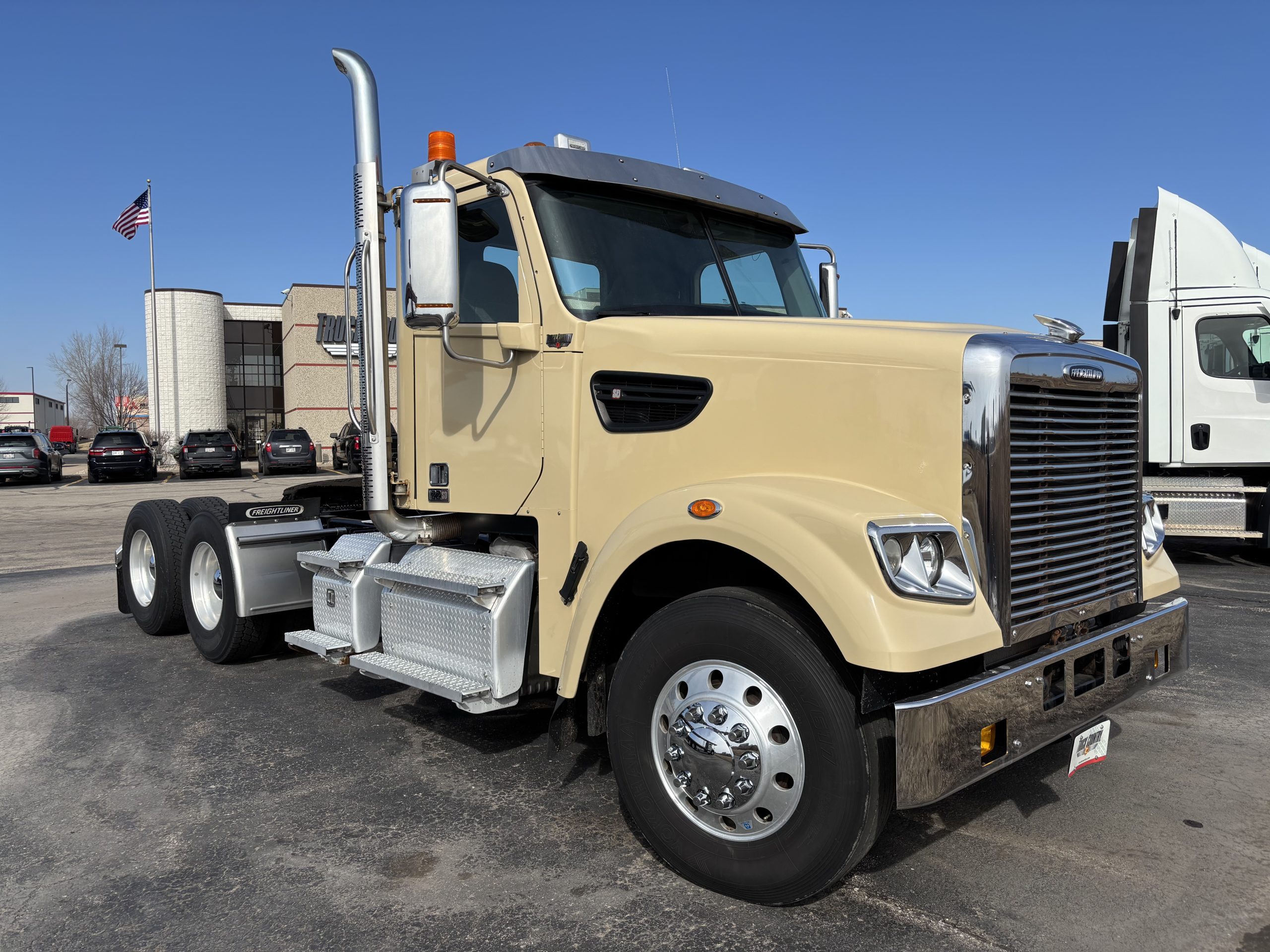 2020 Freightliner 122SD 2020 Freightliner 122SD - image 3 of 6