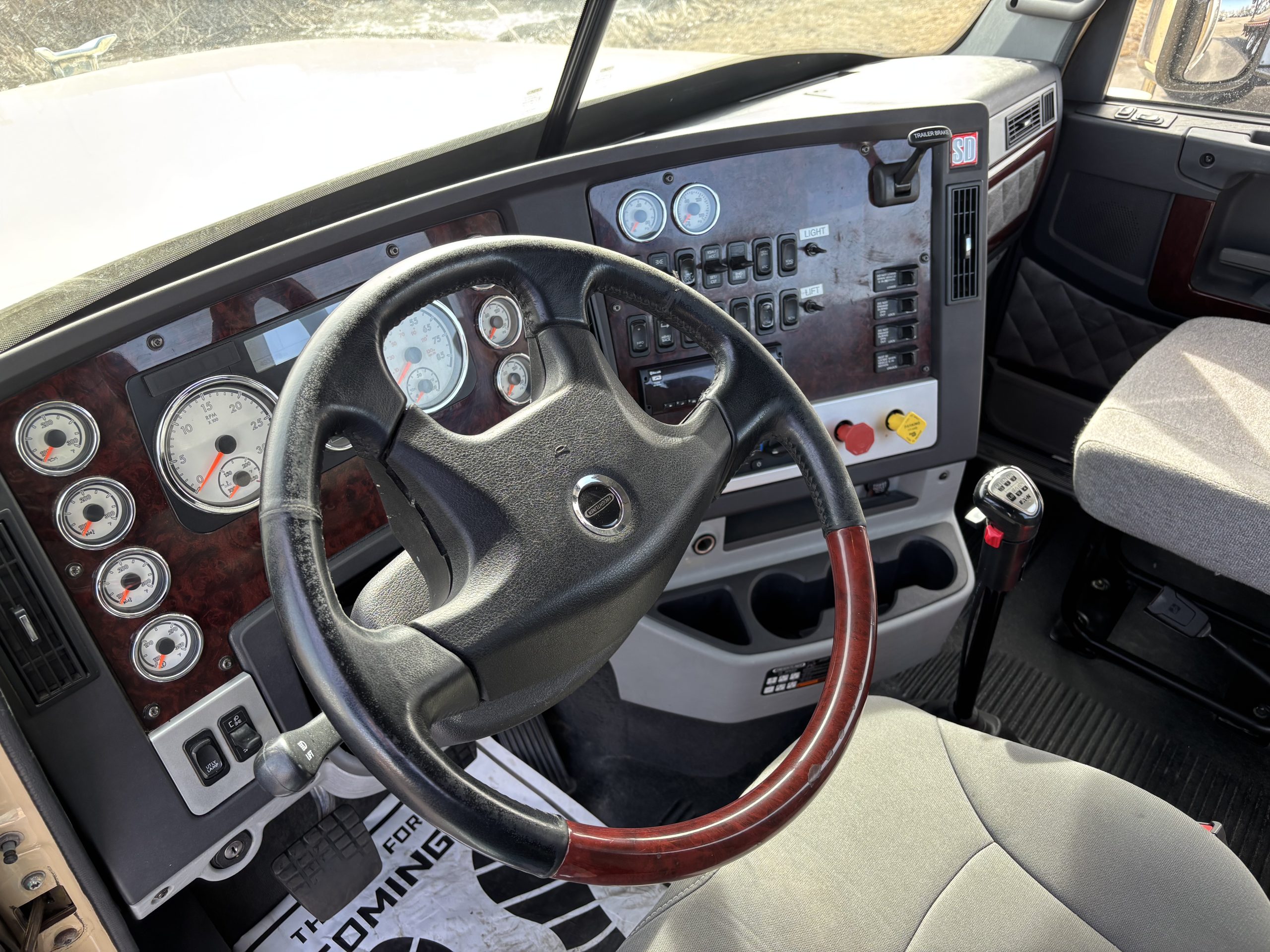 2020 Freightliner 122SD 2020 Freightliner 122SD - image 4 of 6