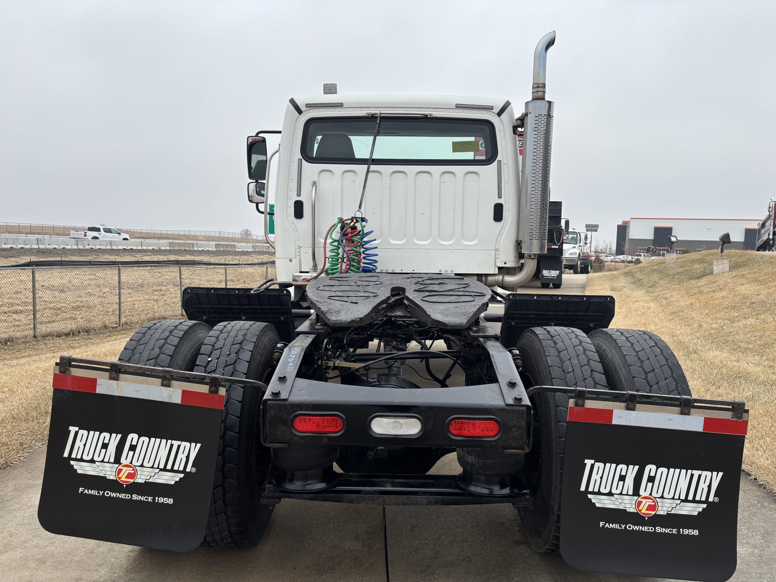 2005 Freightliner M2 106 2005 Freightliner M2 106 - image 4 of 6