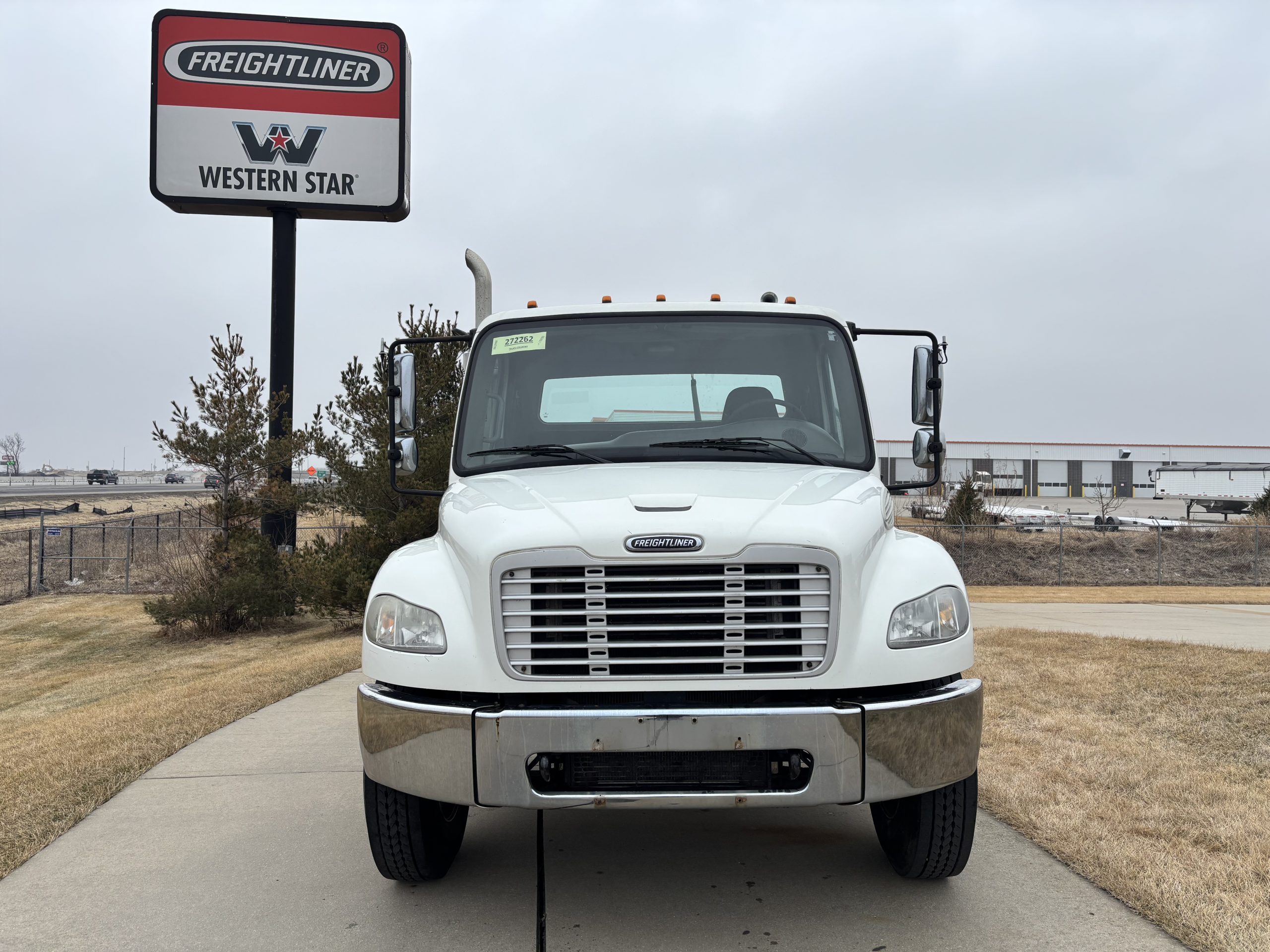 2007 Freightliner M2 106 - image 2 of 6