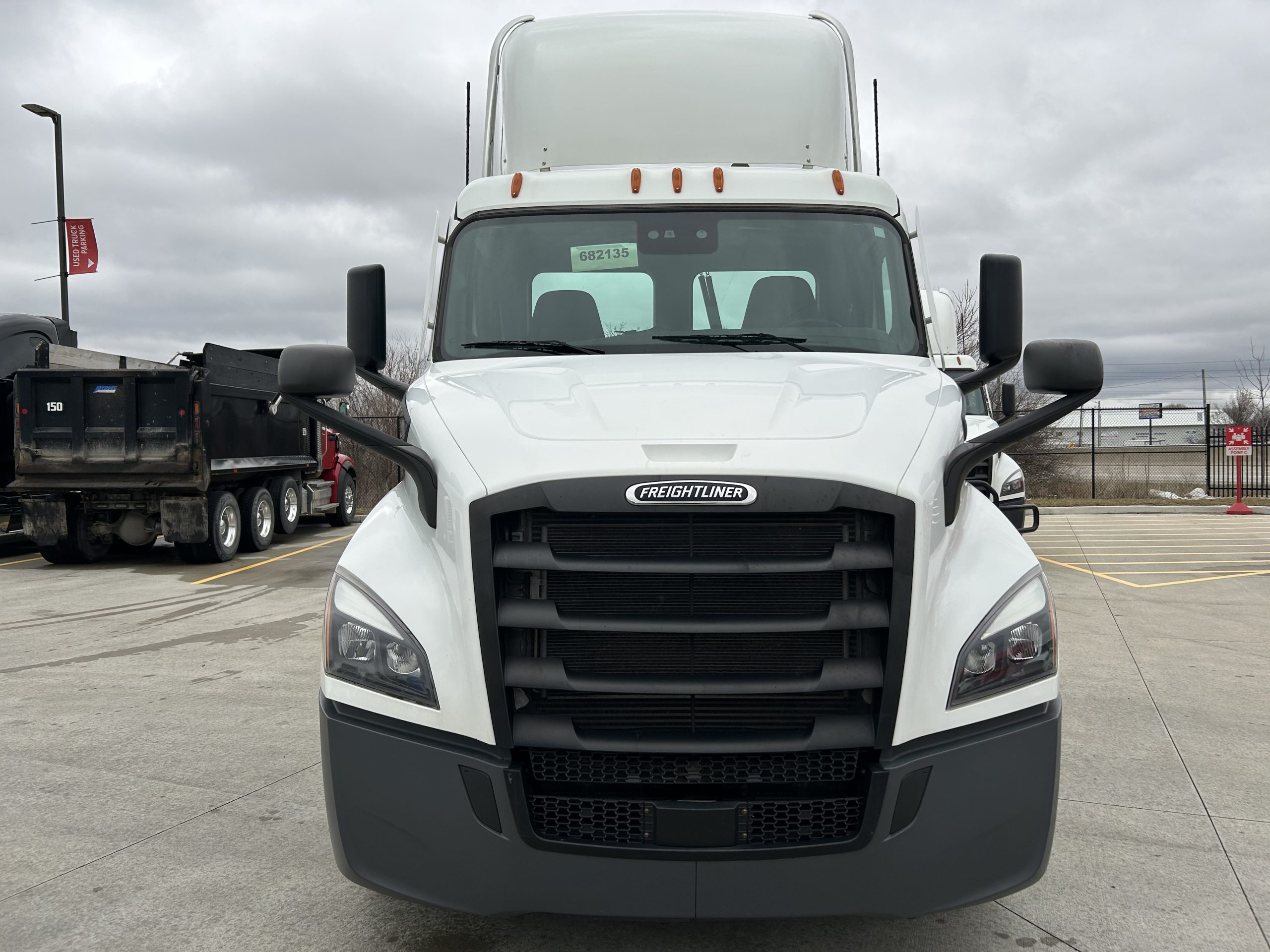 2021 Freightliner PE116DC 2021 Freightliner PE116DC - image 2 of 6