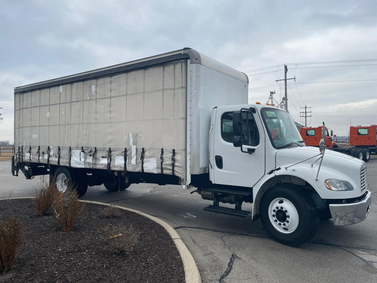 2021 Freightliner M2 106 2021 Freightliner M2 106 - image 3 of 6