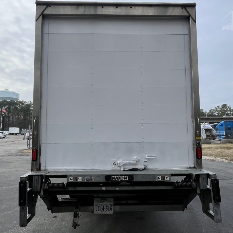 2022 Freightliner M2 106 2022 Freightliner M2 106 - image 4 of 6