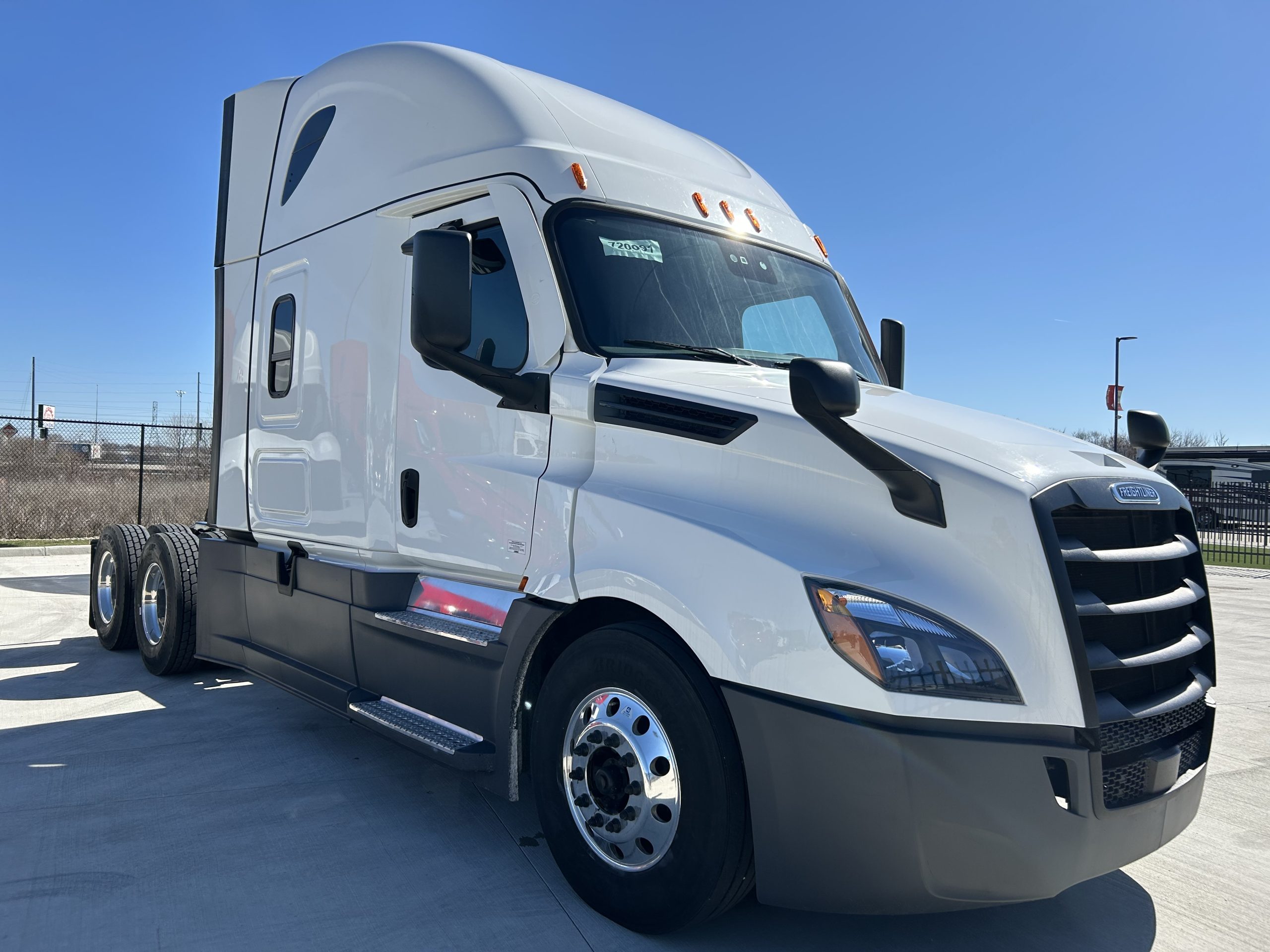 2023 Freightliner PT126 2023 Freightliner PT126 - image 3 of 6