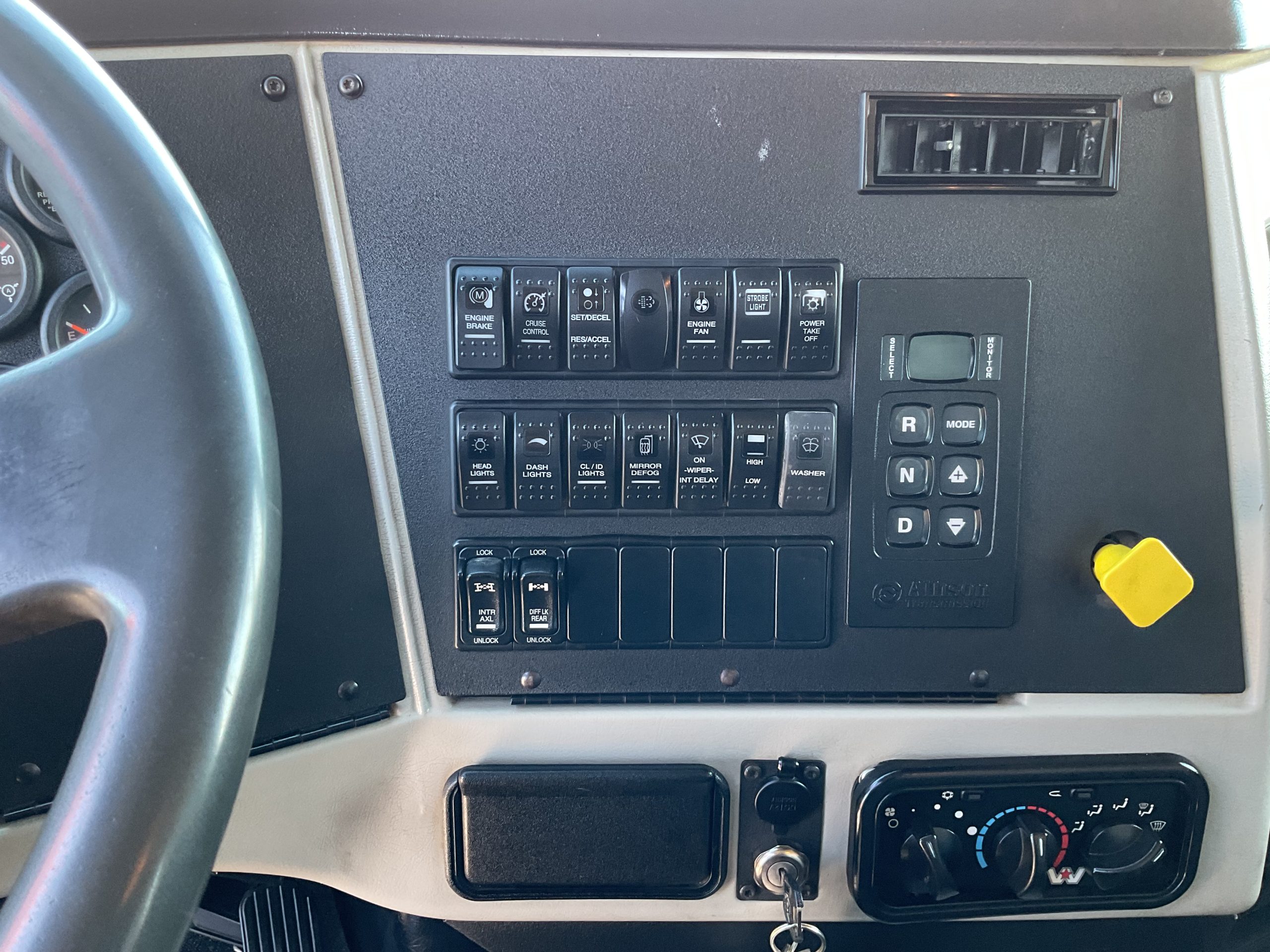 2017 Western Star 4700SB 2017 Western Star 4700SB - image 6 of 6