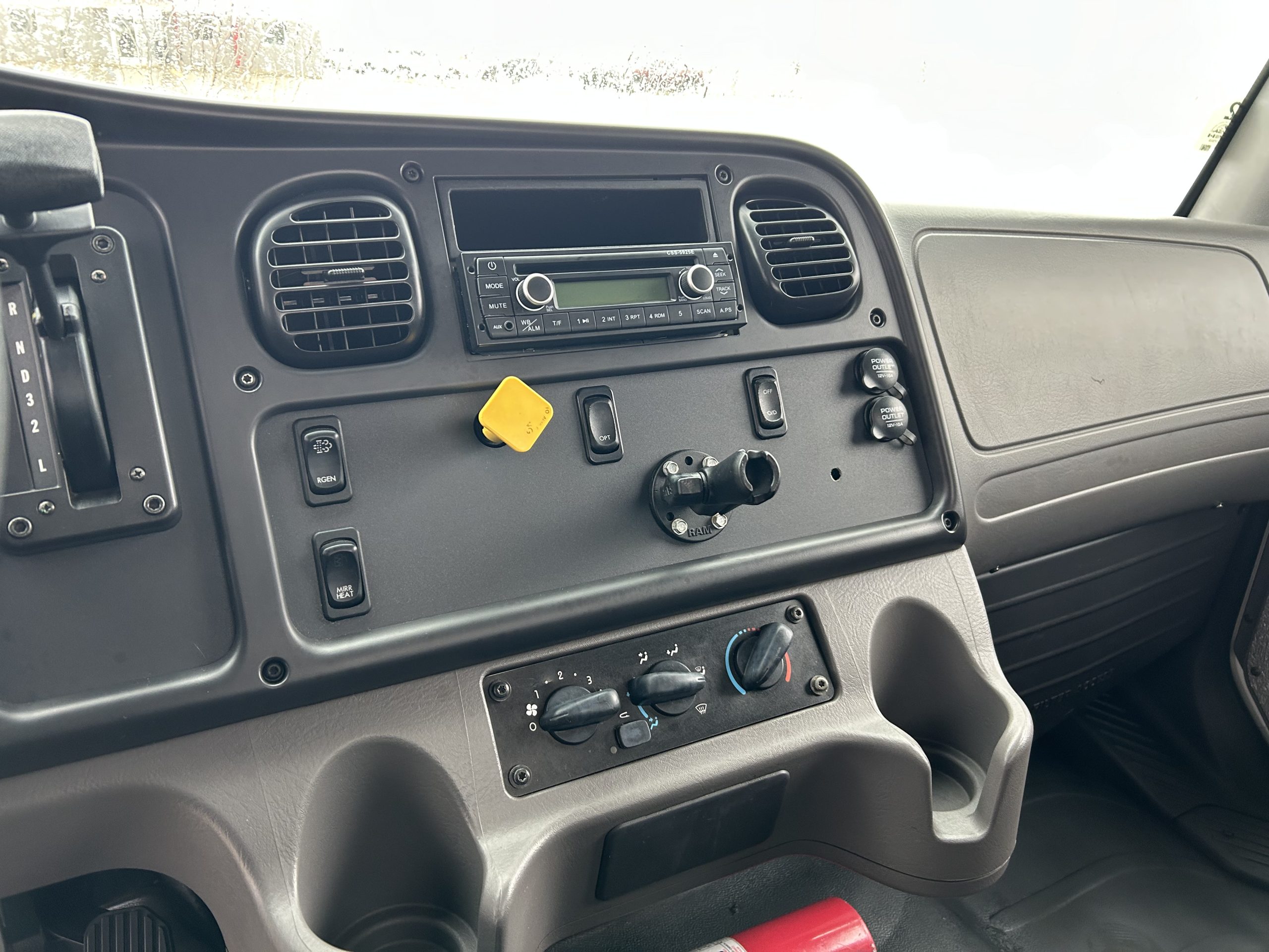 2015 Freightliner M2 106 2015 Freightliner M2 106 - image 6 of 6