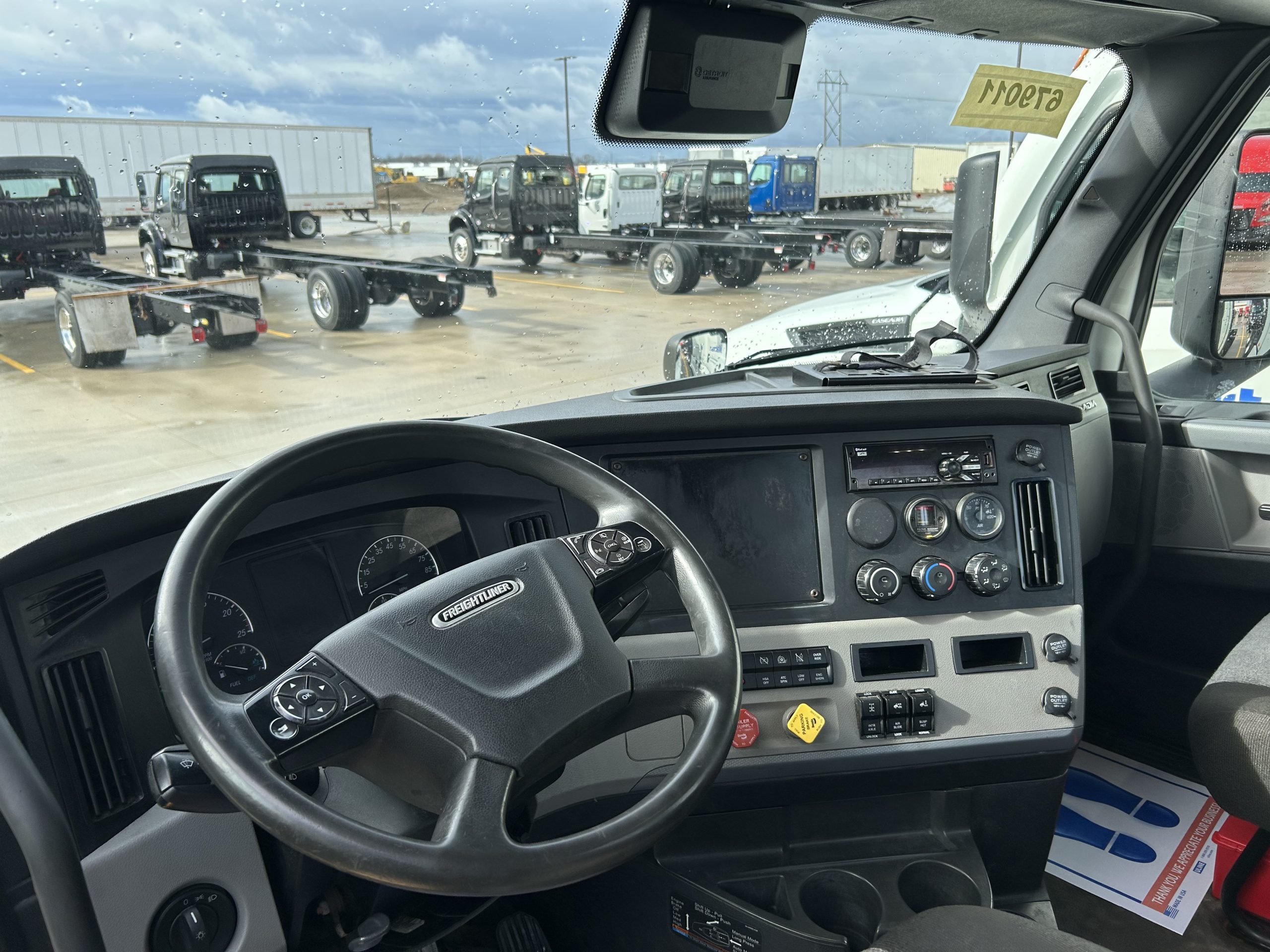 2021 Freightliner PE116DC 2021 Freightliner PE116DC - image 5 of 6