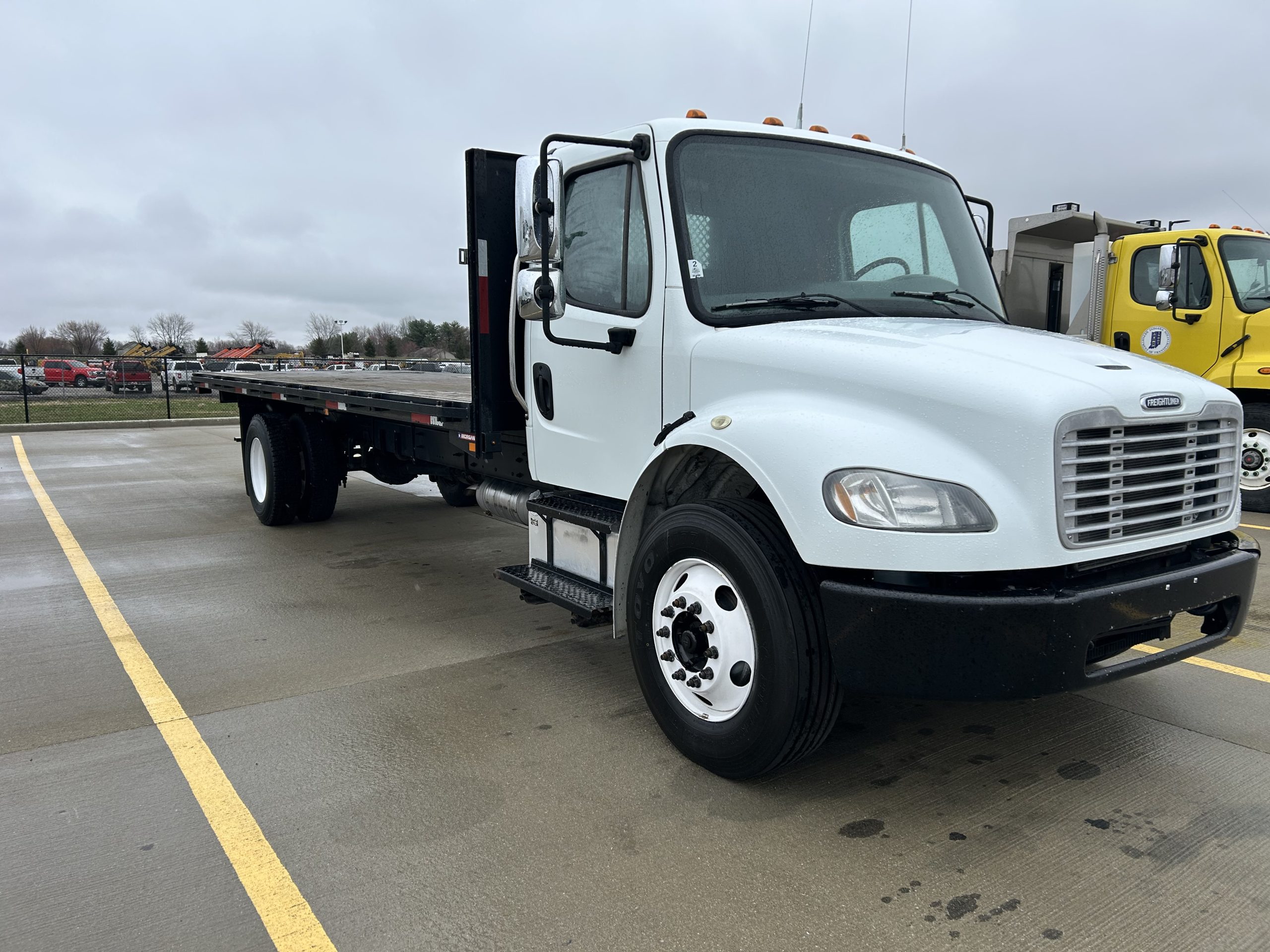 2015 Freightliner M2 106 2015 Freightliner M2 106 - image 3 of 6